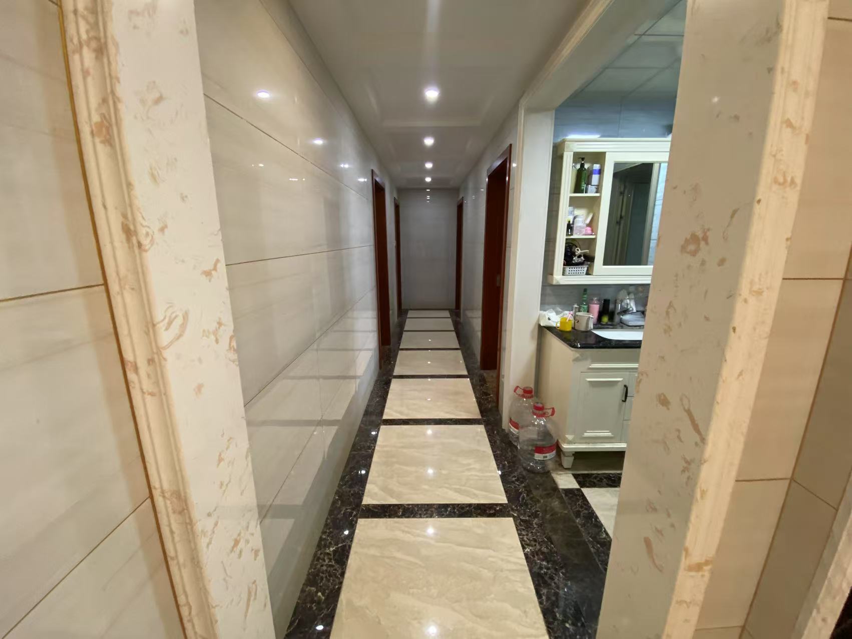 旺城天悦领秀香江  4室2厅2卫    56.0万 旺城天悦领秀香江  4室2厅2卫    56.0万室内图