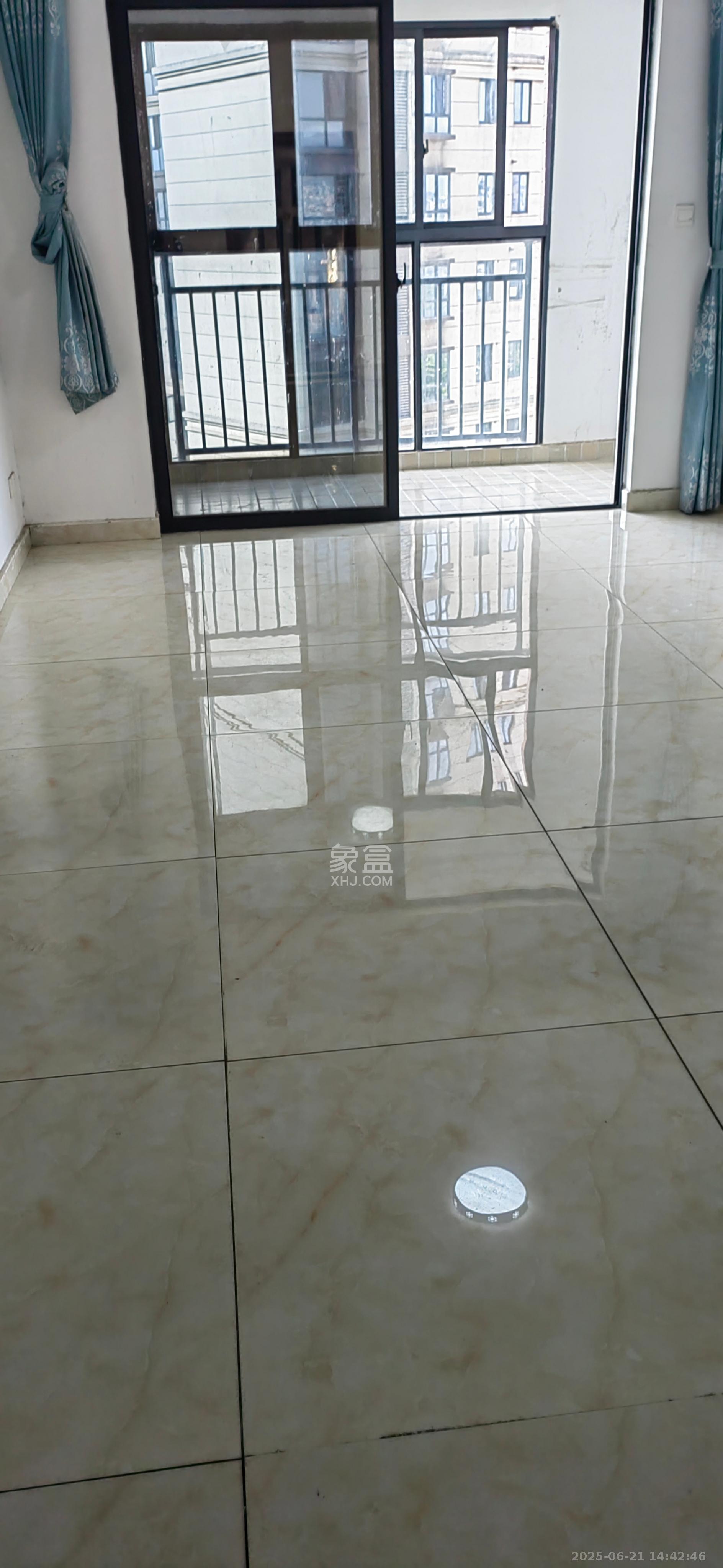 广泰锦苑  3室2厅1卫    2000.0元/月 广泰锦苑  3室2厅1卫    2000.0元/月室内图