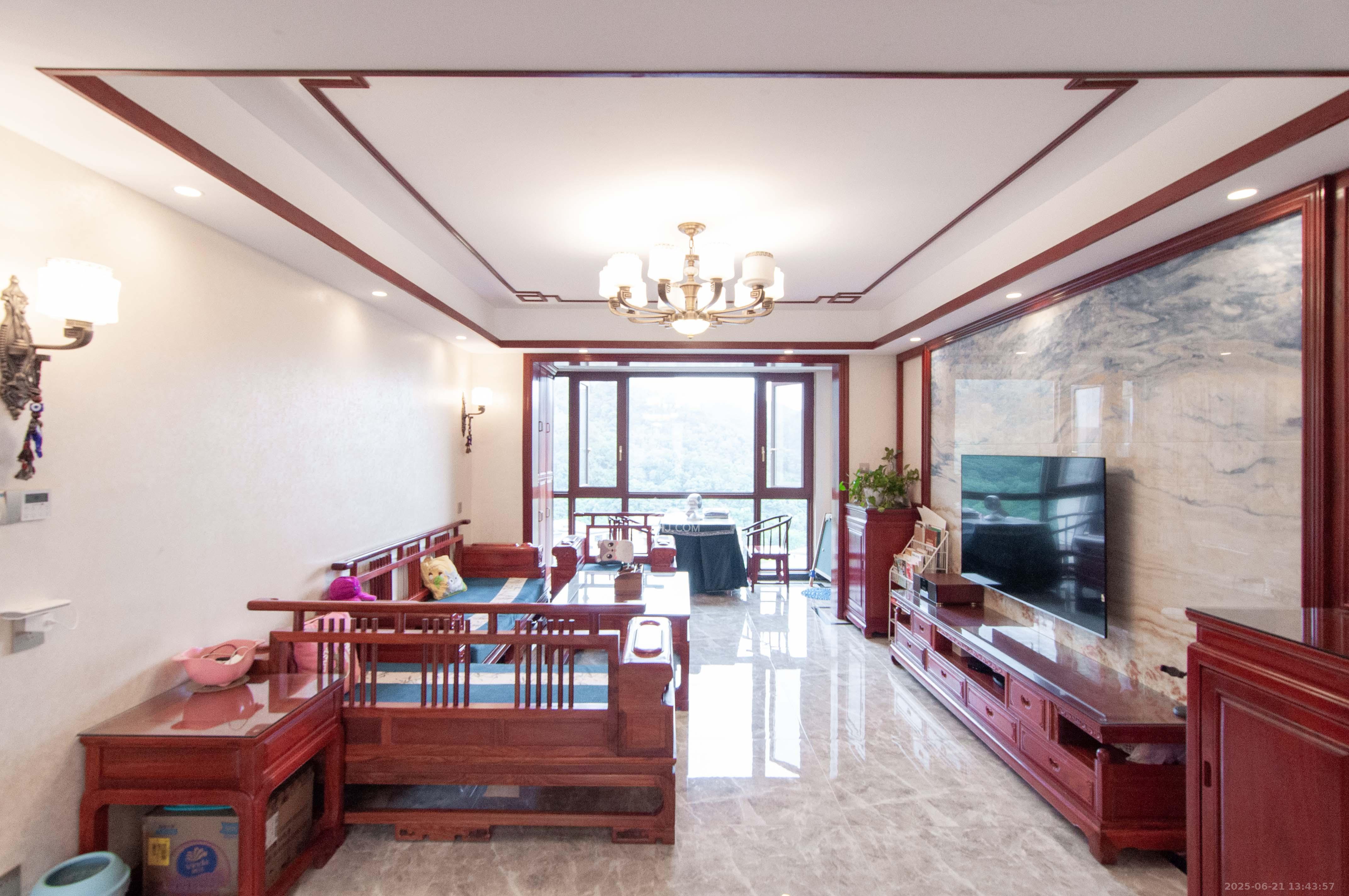 长房梅溪香山 4室2厅2卫 348.0万 长房梅溪香山 4室2厅2卫 348.0万客厅