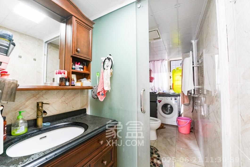 富兴嘉城(富兴汇中央) 3室2厅2卫 128.0万 富兴嘉城(富兴汇中央) 3室2厅2卫 128.0万卫生间