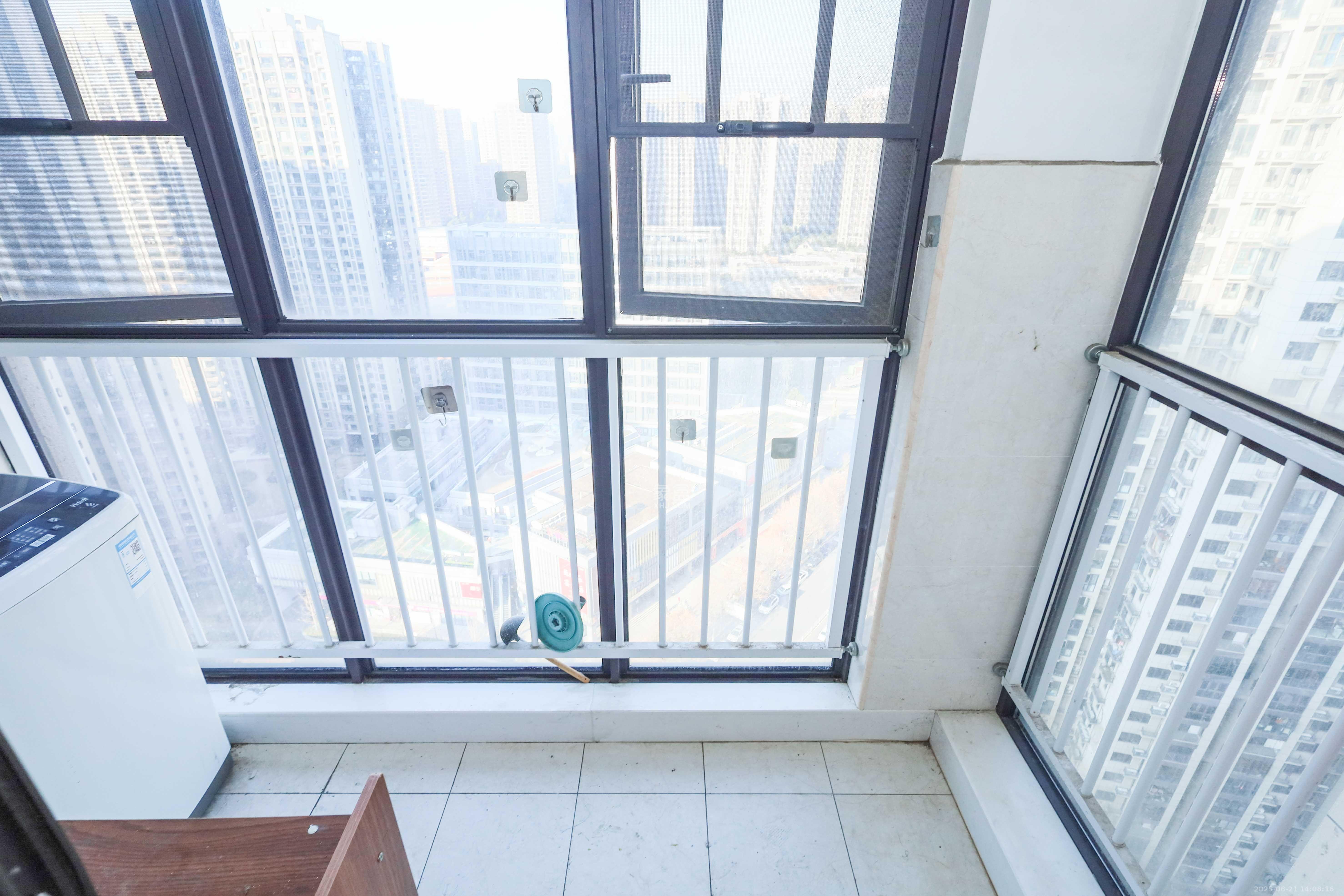 中国铁建梅溪青秀二期  4室2厅2卫    3200.0元/月室内图