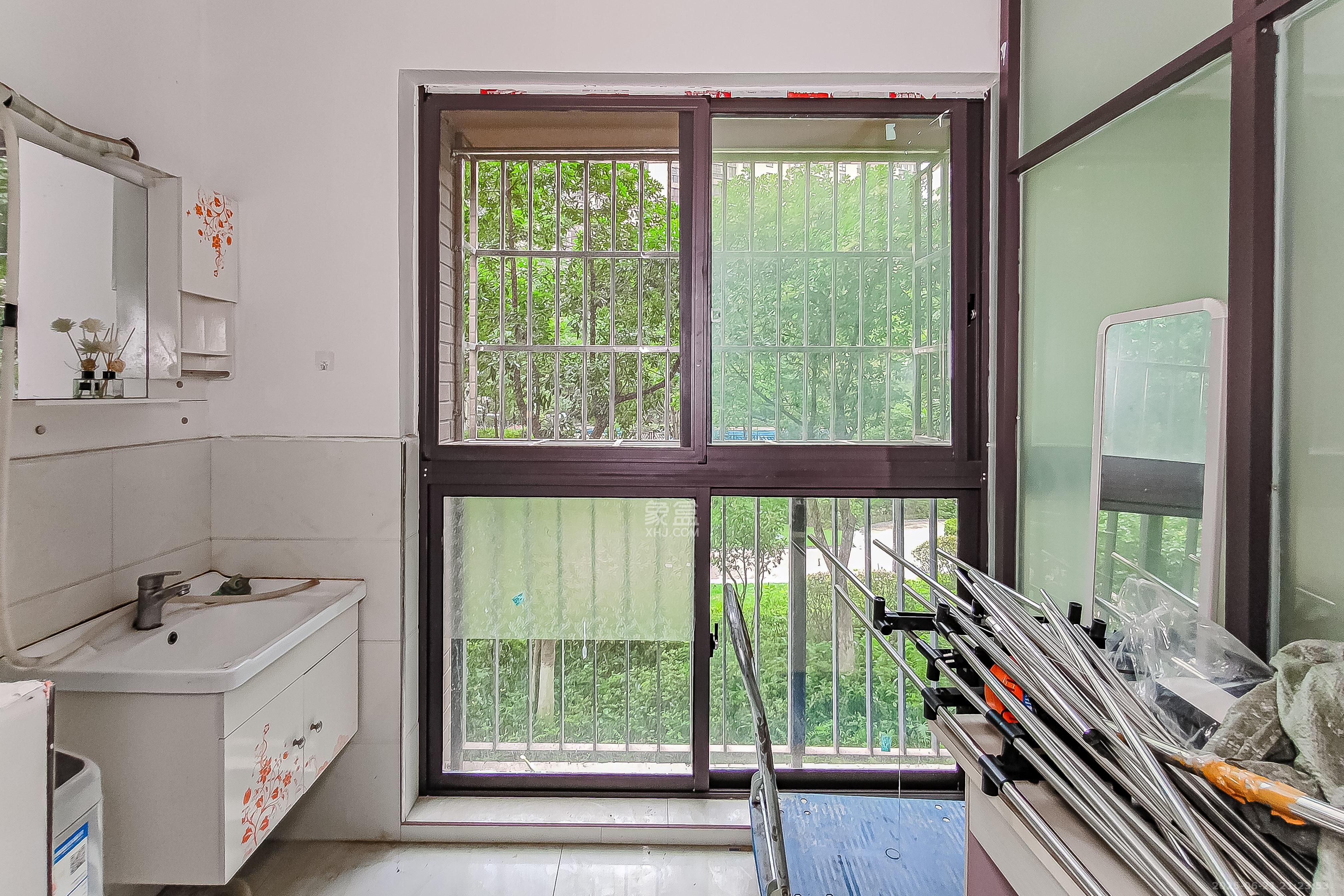 华润凤凰城三期 5室2厅3卫 129.8万 华润凤凰城三期 5室2厅3卫 129.8万阳台