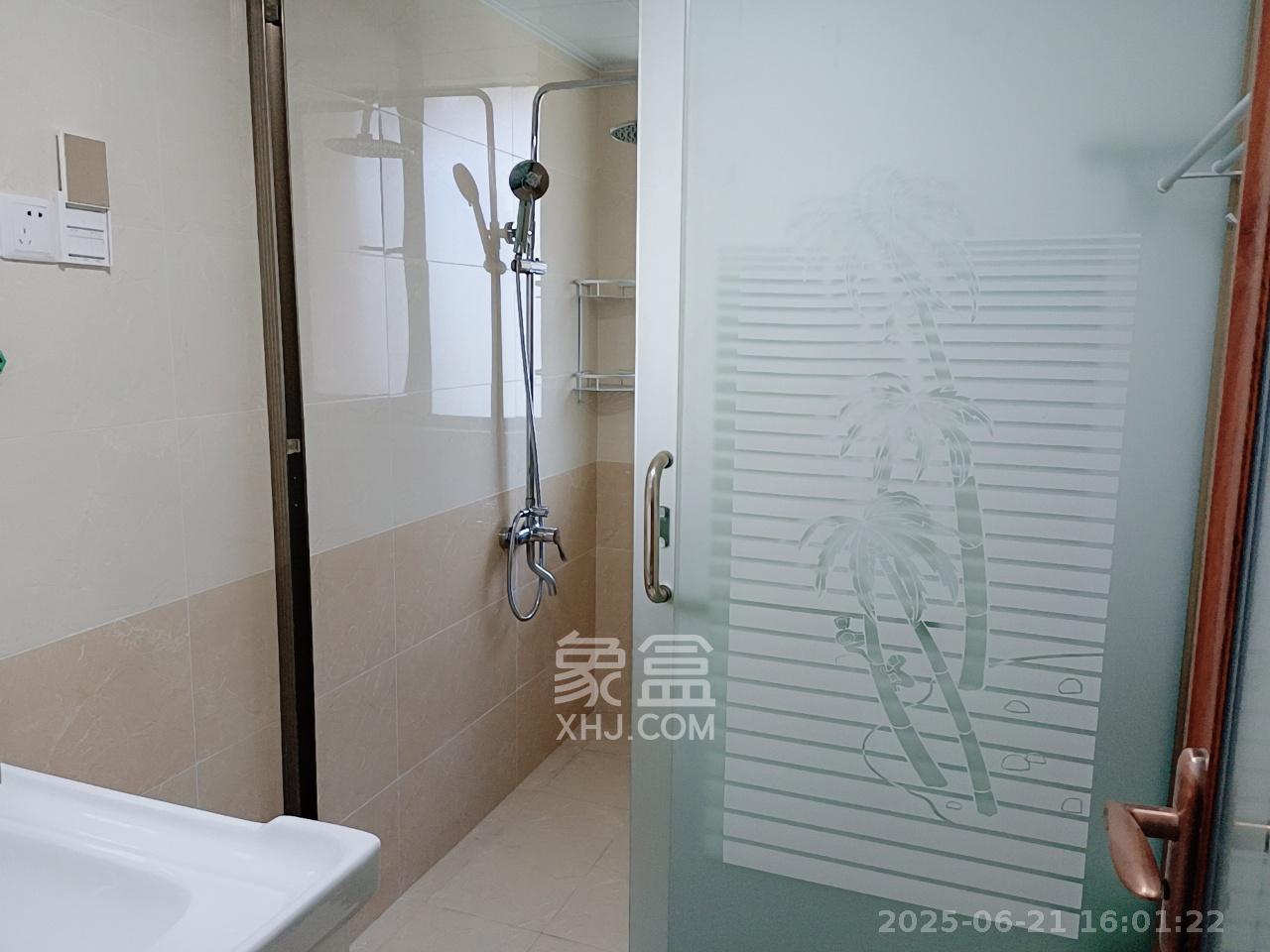 怡海星城 3室2厅2卫 2500.0元/月 怡海星城 3室2厅2卫 2500.0元/月室内图