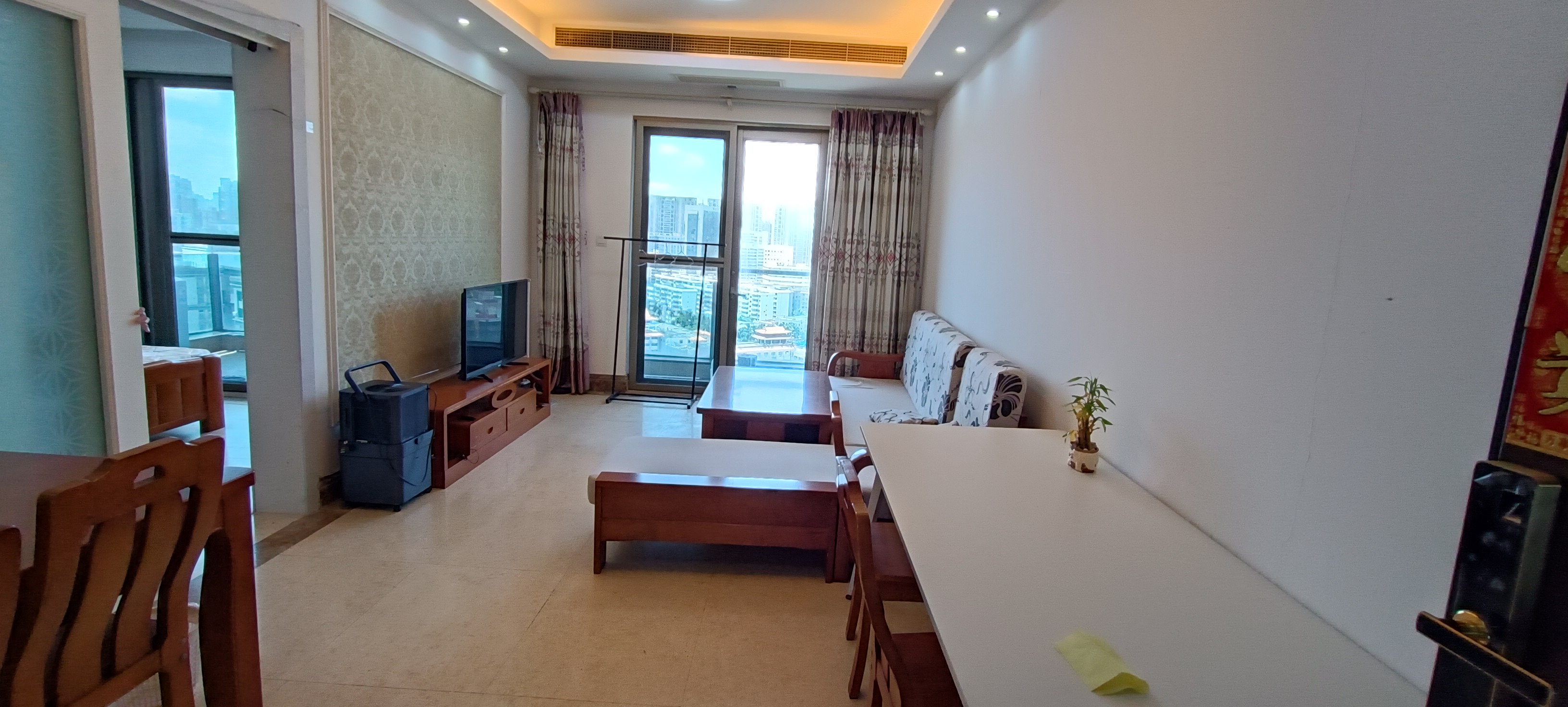 外滩中心  1室1厅1卫    2500.0元/月 外滩中心  1室1厅1卫    2500.0元/月室内图