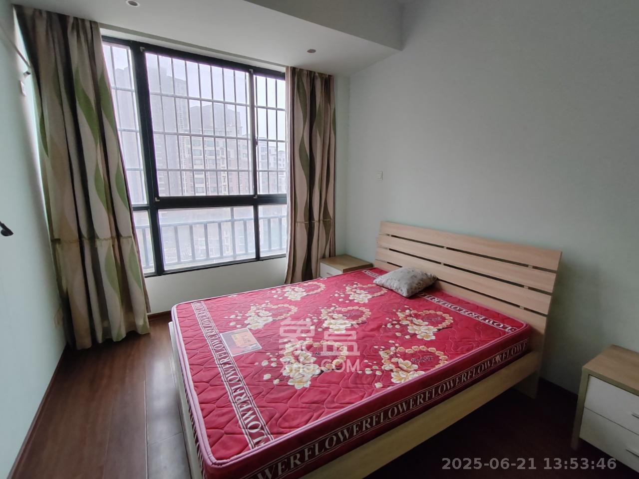 枫华府第  2室2厅2卫    1600.0元/月室内图
