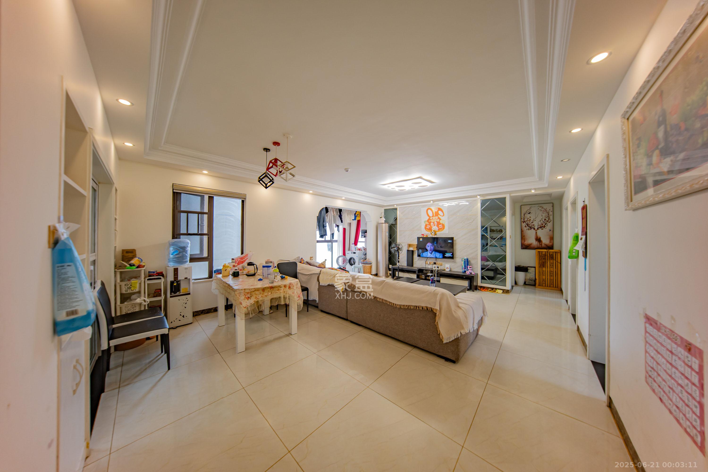 华润橡树湾 4室2厅2卫 102.8万 华润橡树湾 4室2厅2卫 102.8万客厅