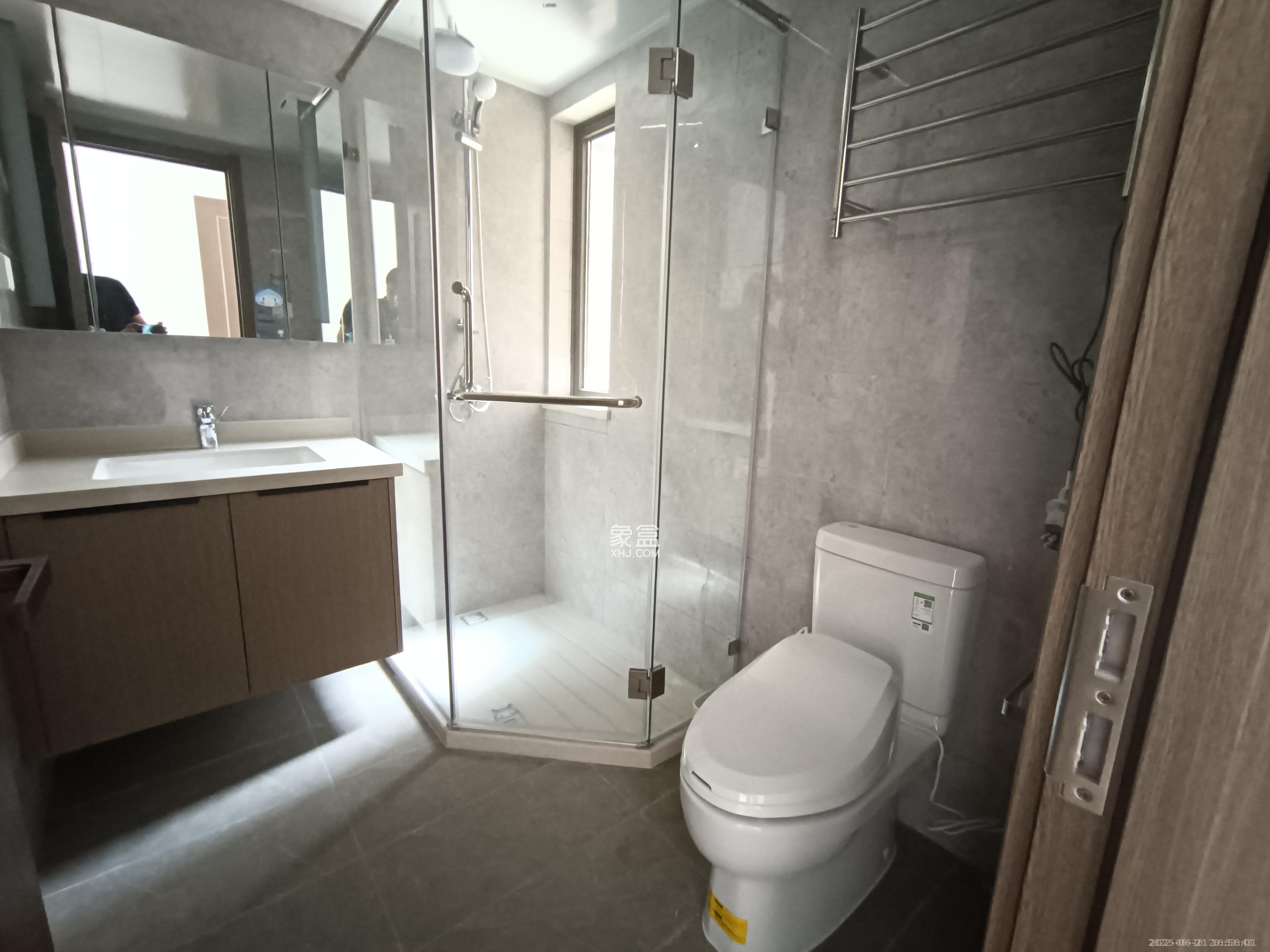 龙湖铂金中心(龙湖春江郦城) 3室2厅2卫 5000.0元/月 龙湖铂金中心(龙湖春江郦城) 3室2厅2卫 5000.0元/月室内图