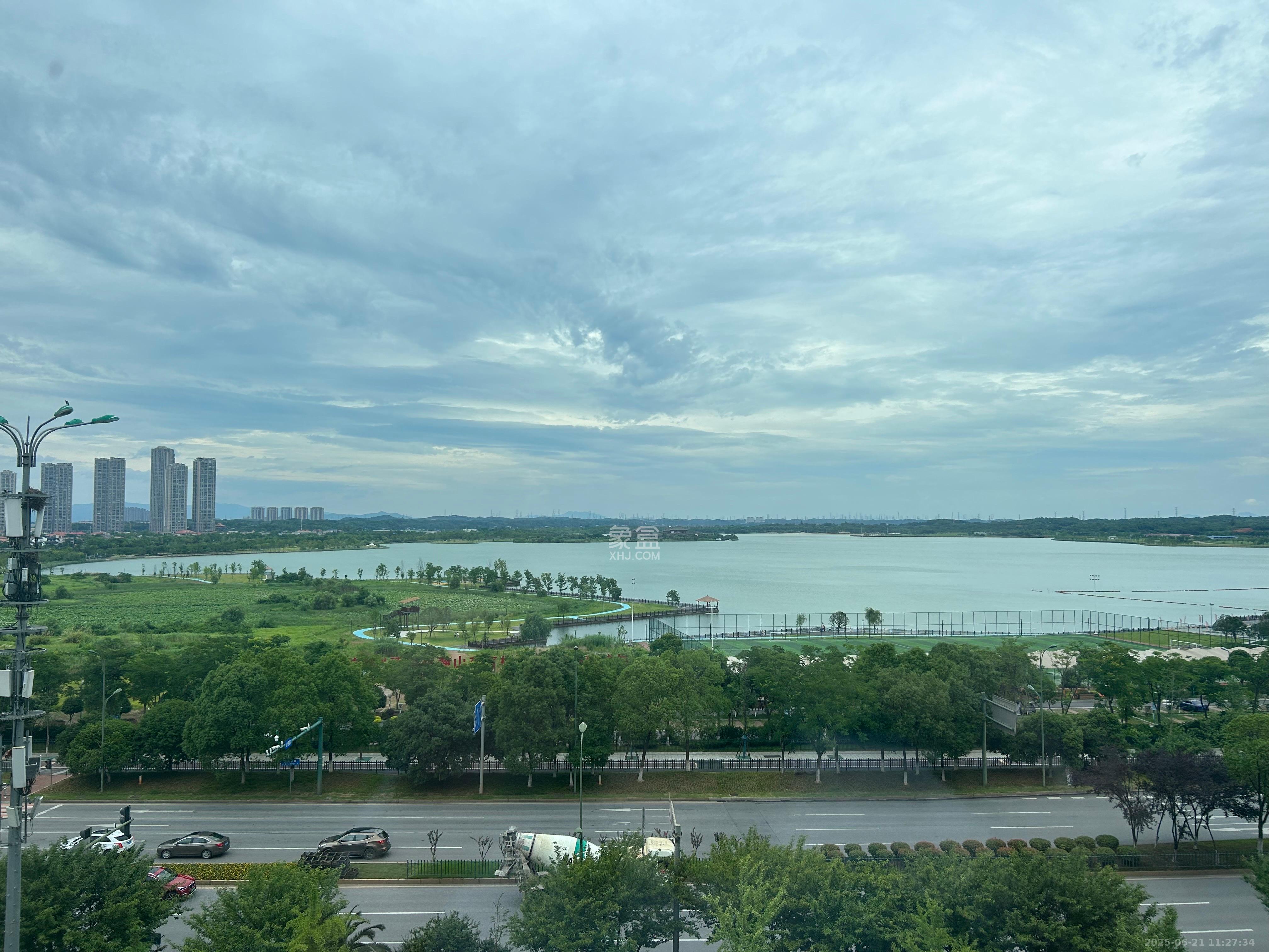 万科松湖天地  5室2厅4卫   8000.00元/月室内图