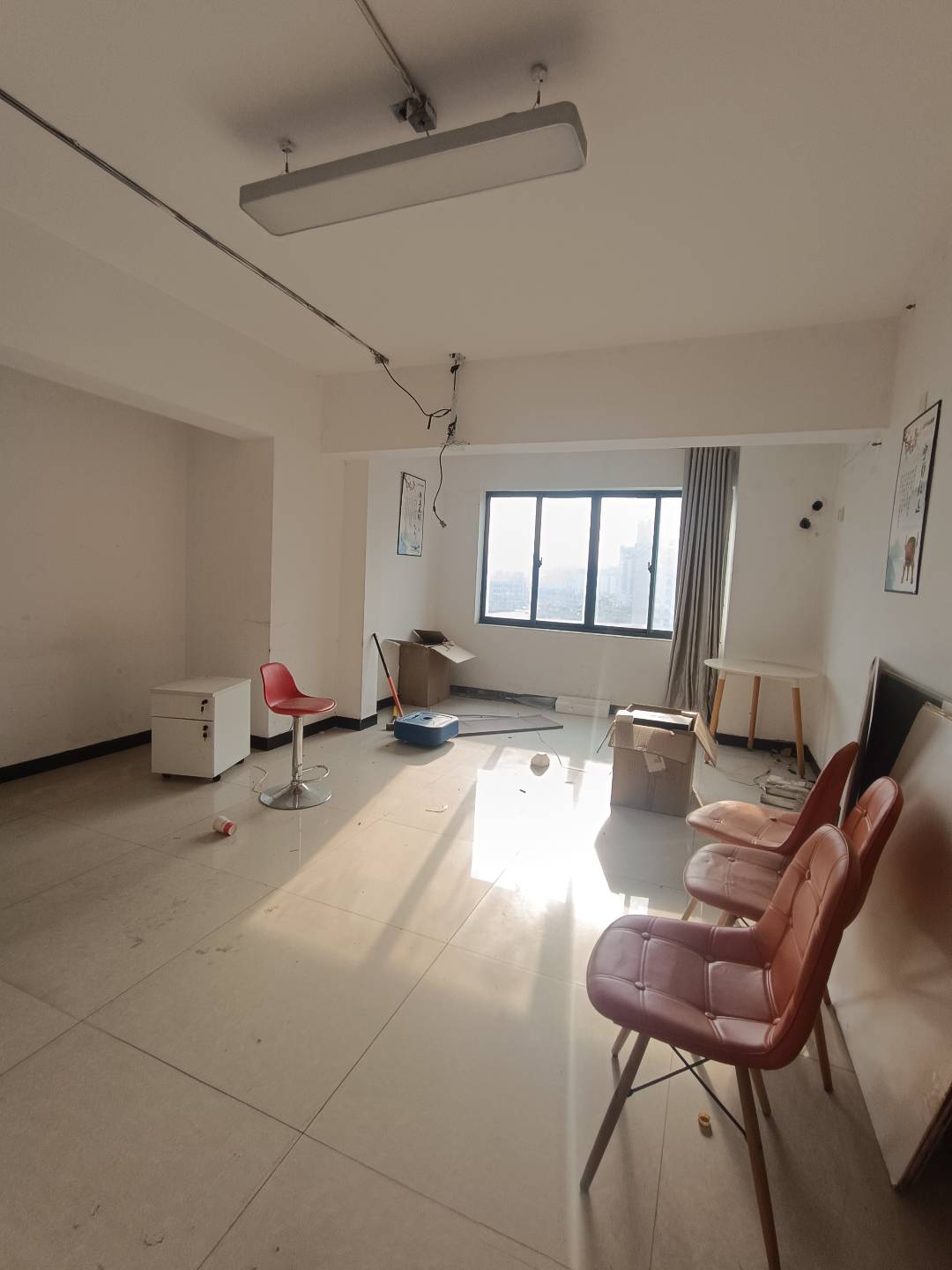 黄金大厦 3室2厅1卫 4200.0元/月 黄金大厦 3室2厅1卫 4200.0元/月室内图