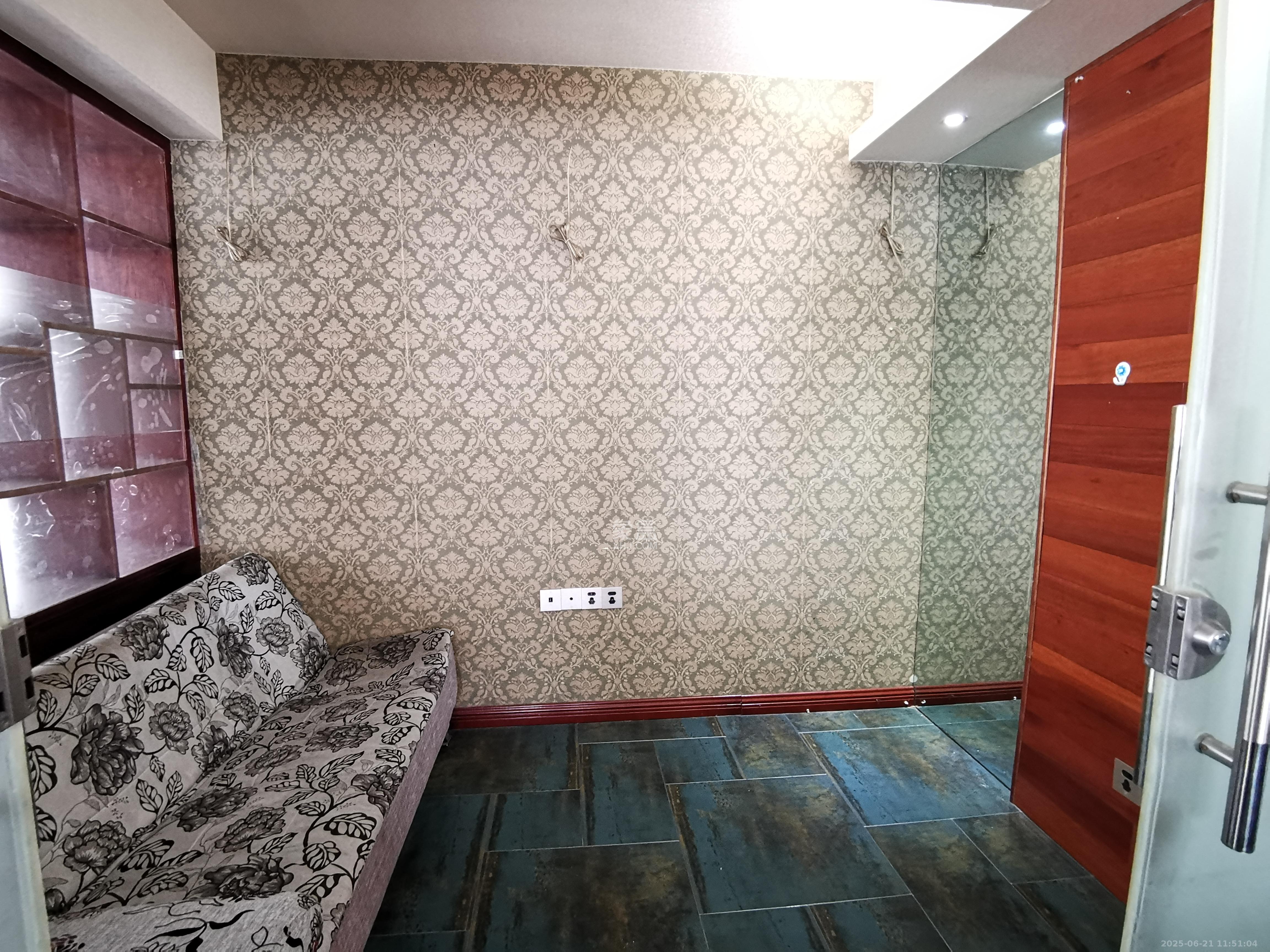 高桥现代商贸城 4室1厅1卫 3000.0元/月 高桥现代商贸城 4室1厅1卫 3000.0元/月室内图