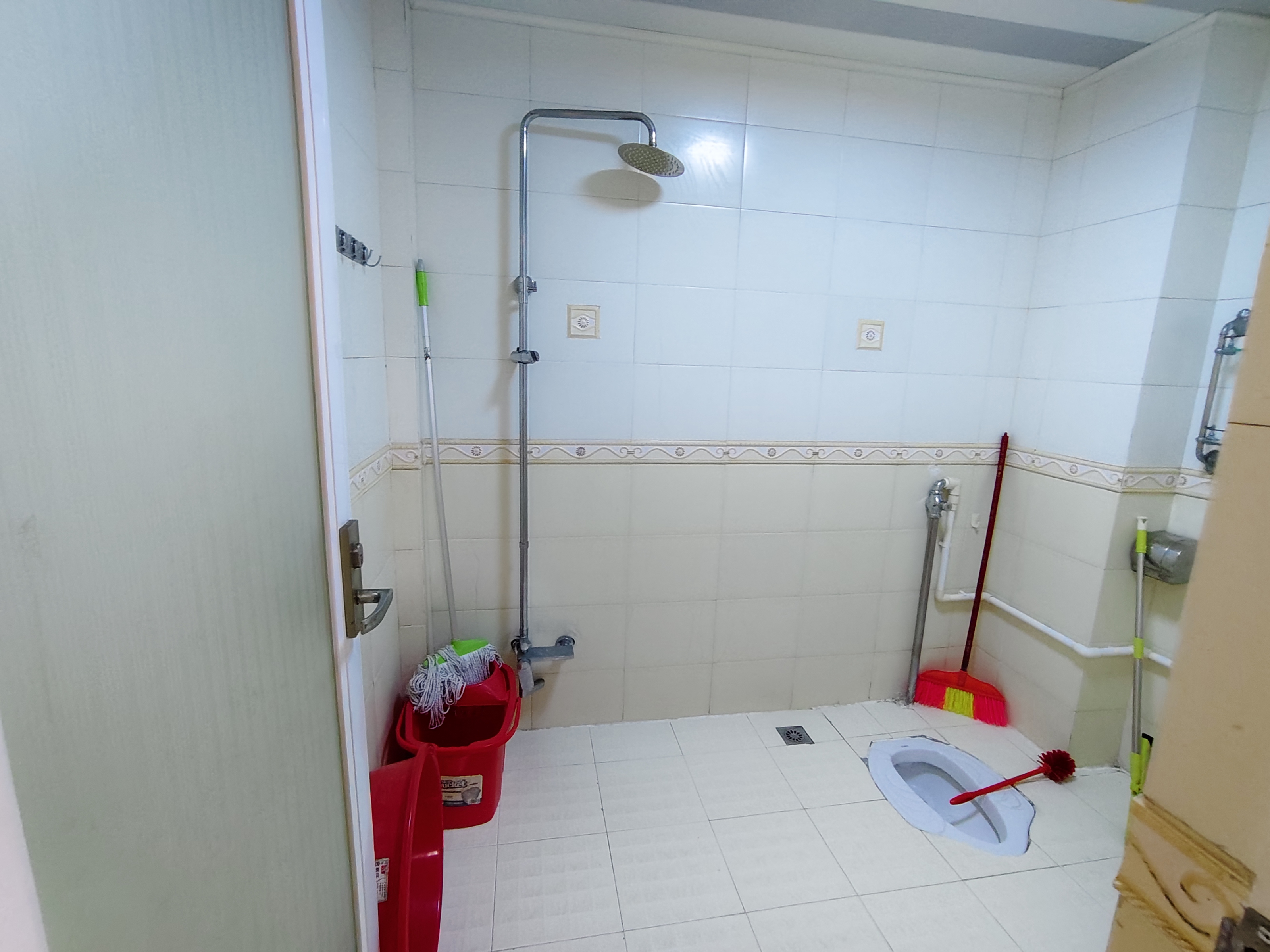琼建大厦  3室2厅2卫   2200.00元/月室内图