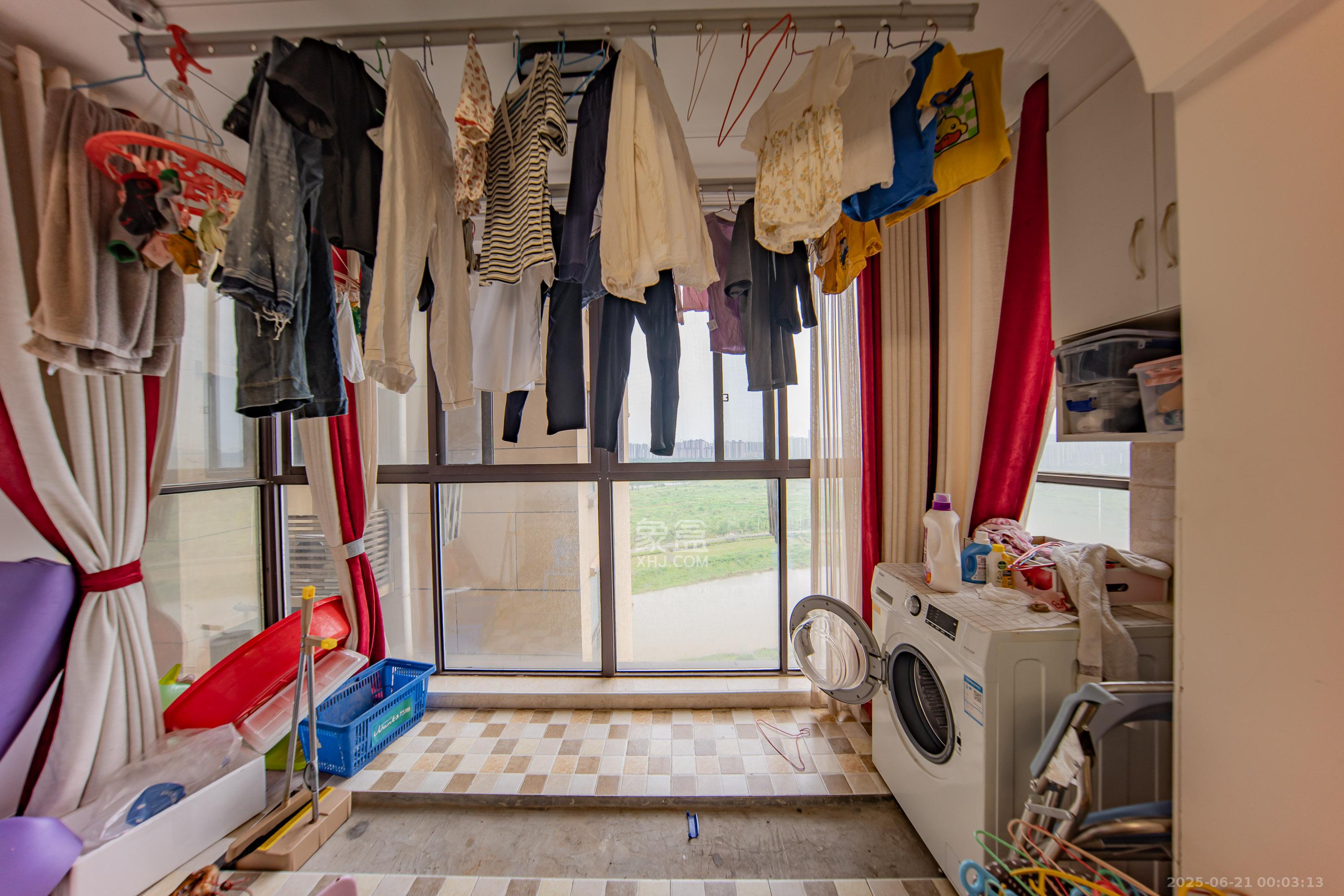 华润橡树湾 4室2厅2卫 102.8万 华润橡树湾 4室2厅2卫 102.8万阳台