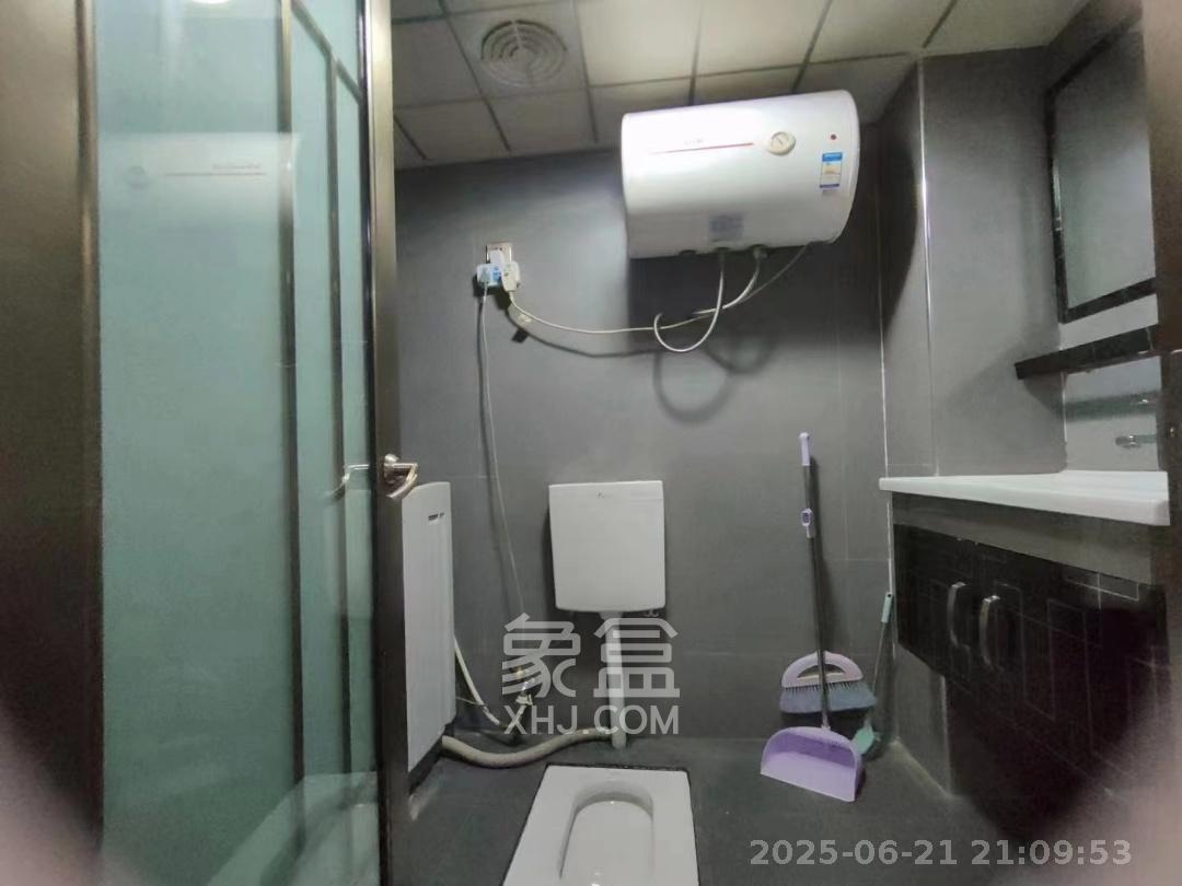 融圣国际 3室1厅1卫 3680.0元/月 融圣国际 3室1厅1卫 3680.0元/月室内图