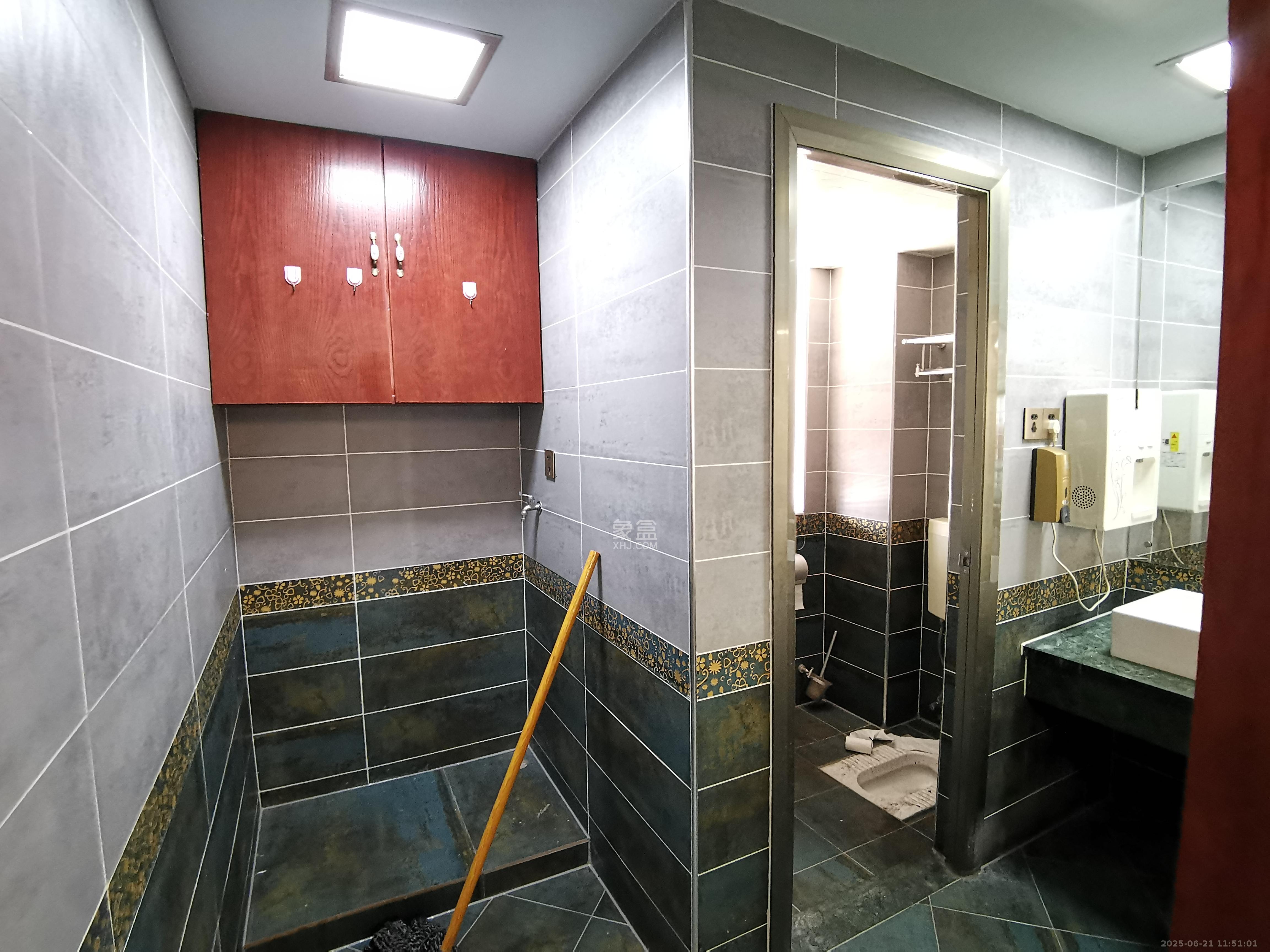 高桥现代商贸城 4室1厅1卫 3000.0元/月 高桥现代商贸城 4室1厅1卫 3000.0元/月室内图