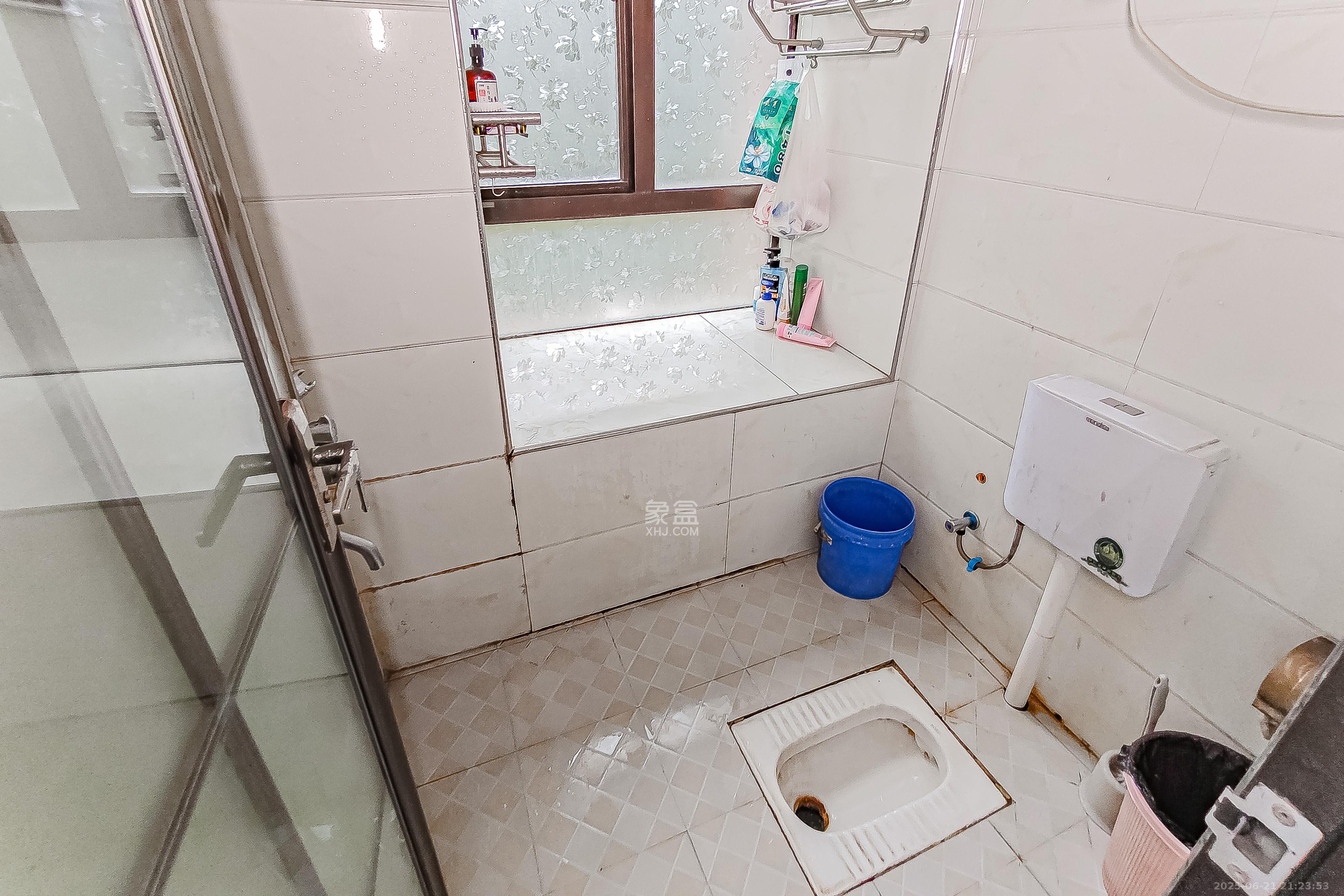 华润凤凰城三期 5室2厅3卫 129.8万 华润凤凰城三期 5室2厅3卫 129.8万卫生间