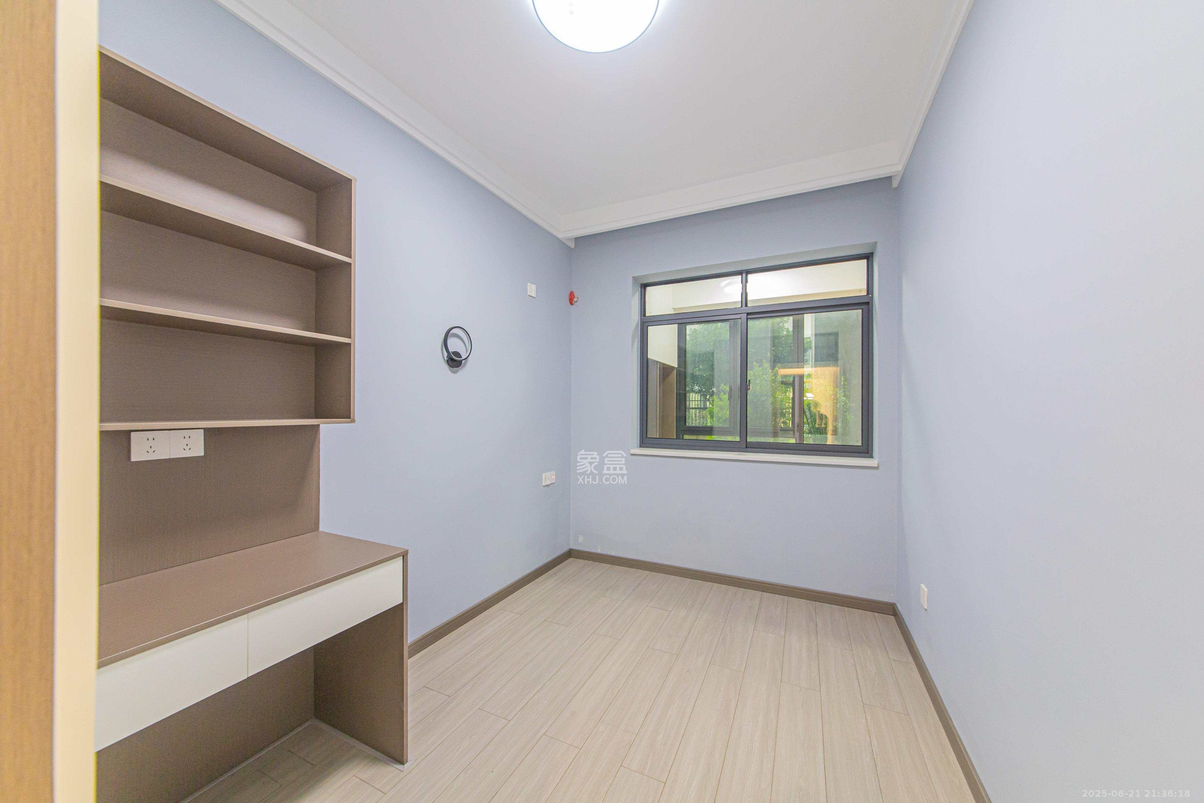 北辰中央公园E区 4室2厅2卫 155.0万 北辰中央公园E区 4室2厅2卫 155.0万卧室