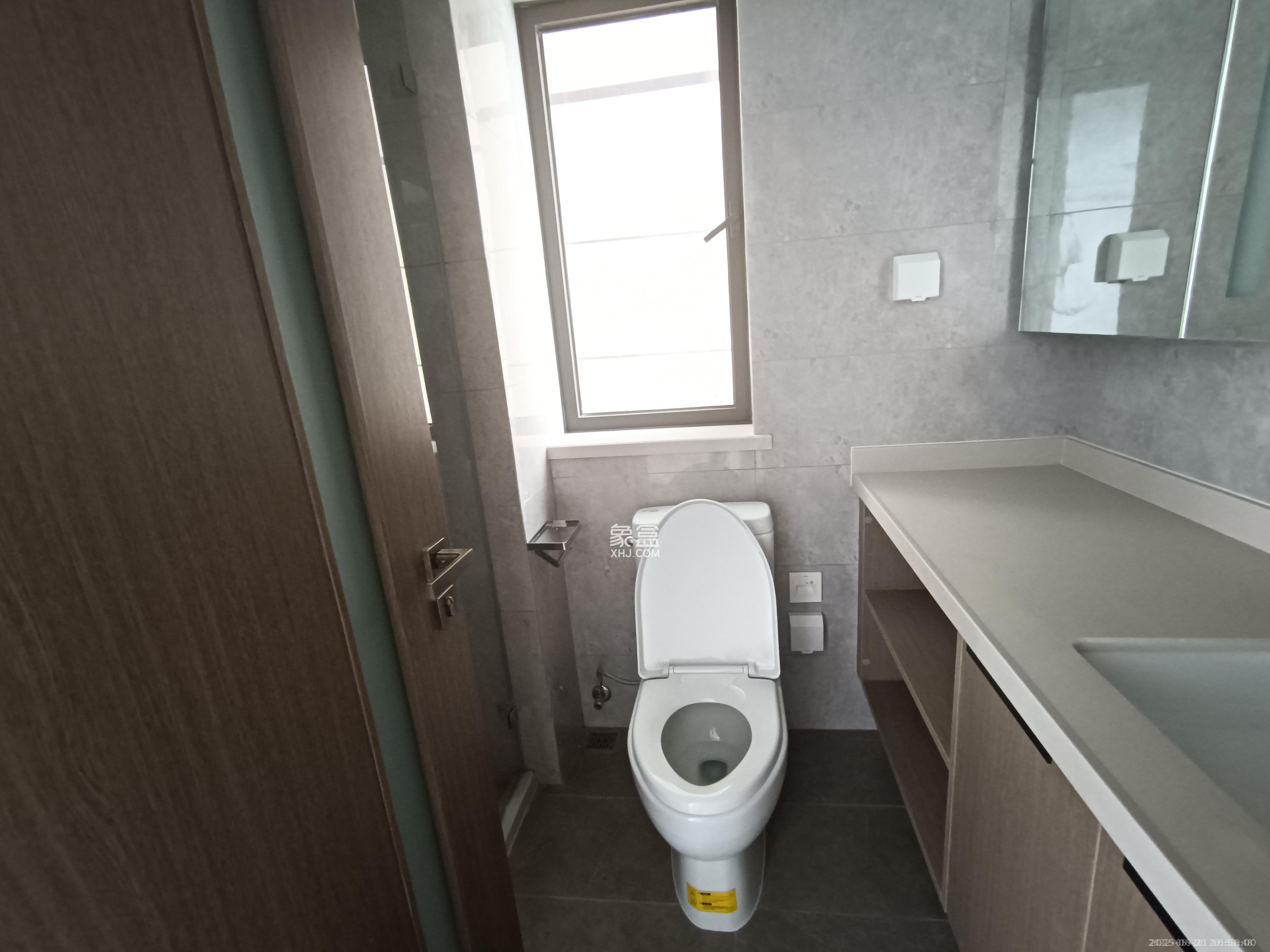 龙湖铂金中心(龙湖春江郦城) 3室2厅2卫 5000.0元/月 龙湖铂金中心(龙湖春江郦城) 3室2厅2卫 5000.0元/月室内图