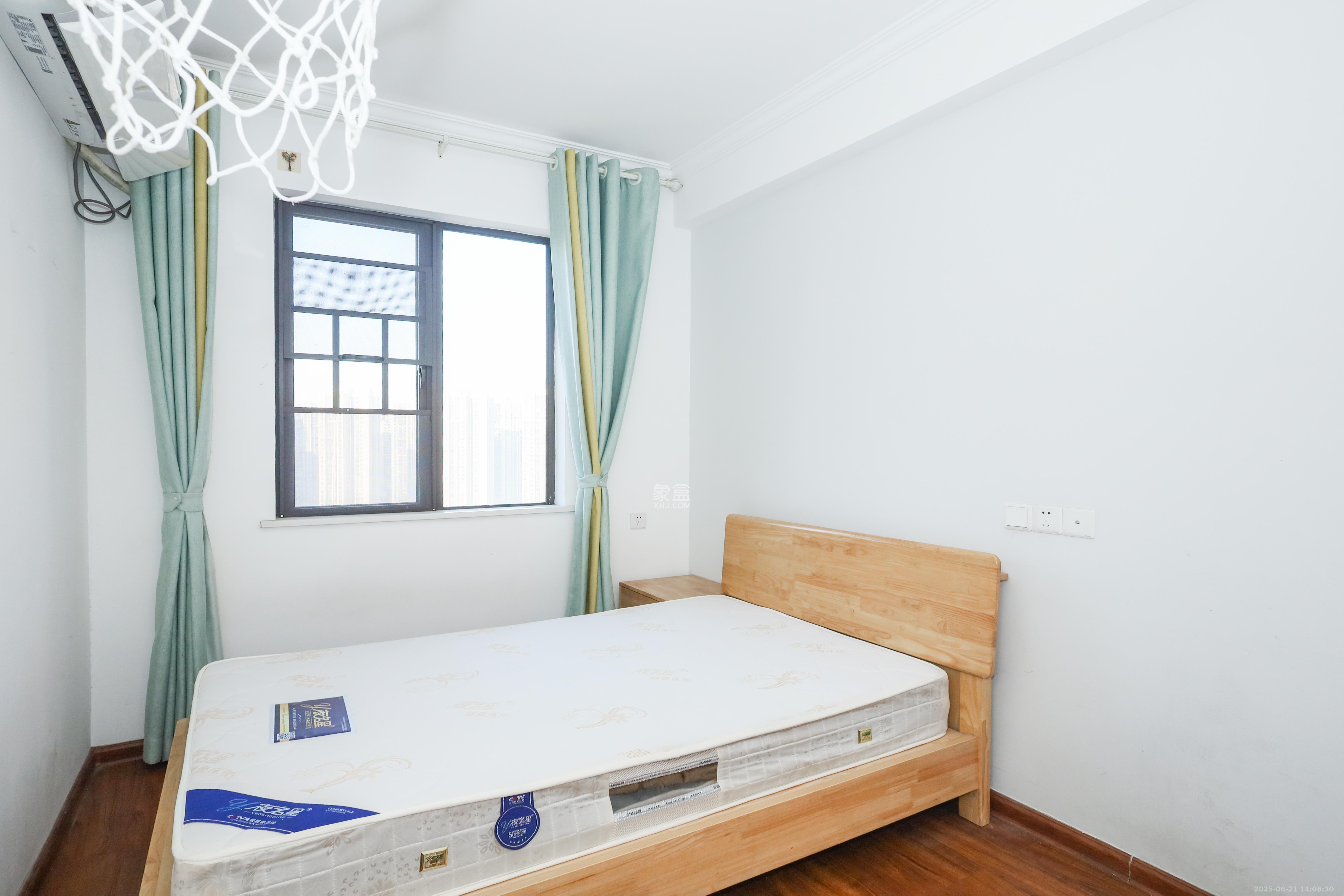 中国铁建梅溪青秀二期  4室2厅2卫    3200.0元/月室内图