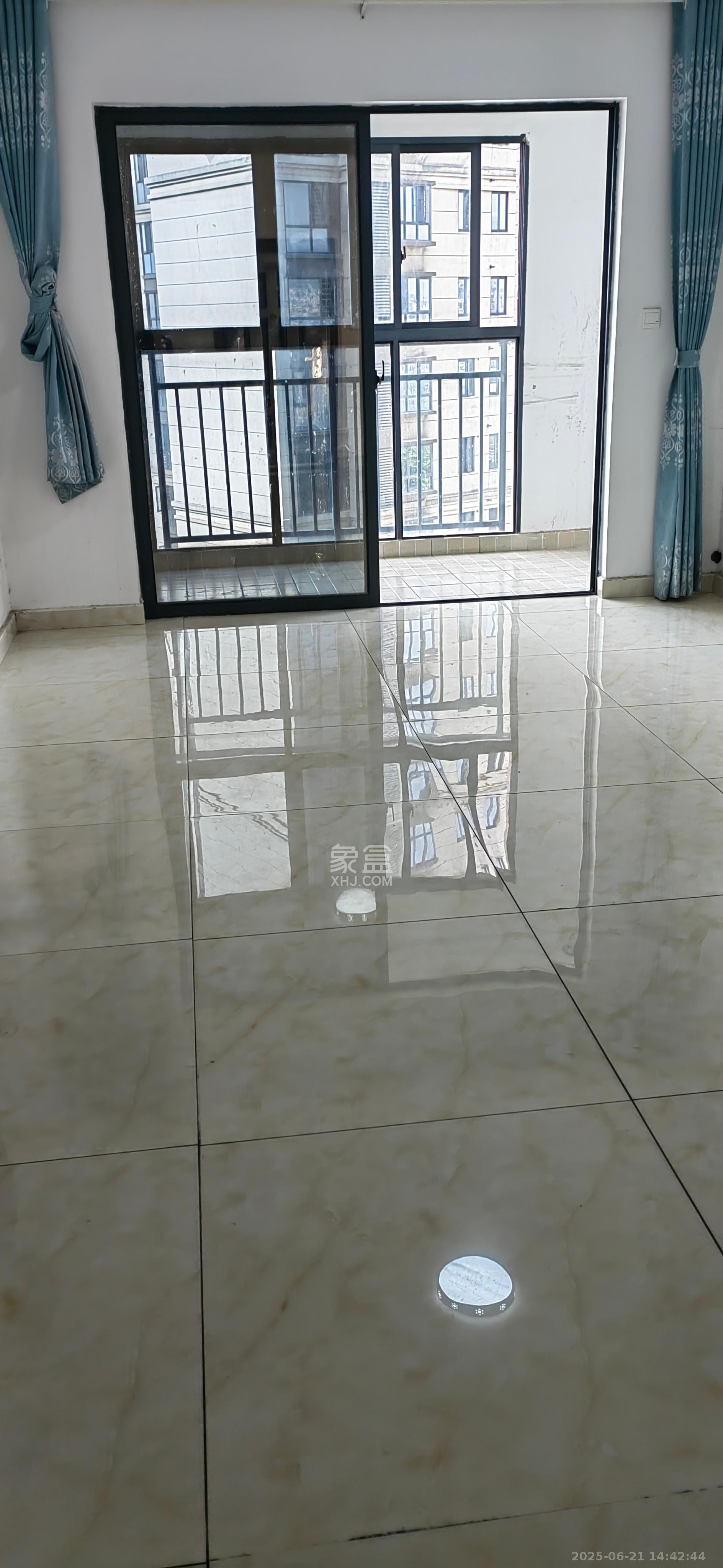 广泰锦苑  3室2厅1卫    2000.0元/月 广泰锦苑  3室2厅1卫    2000.0元/月室内图