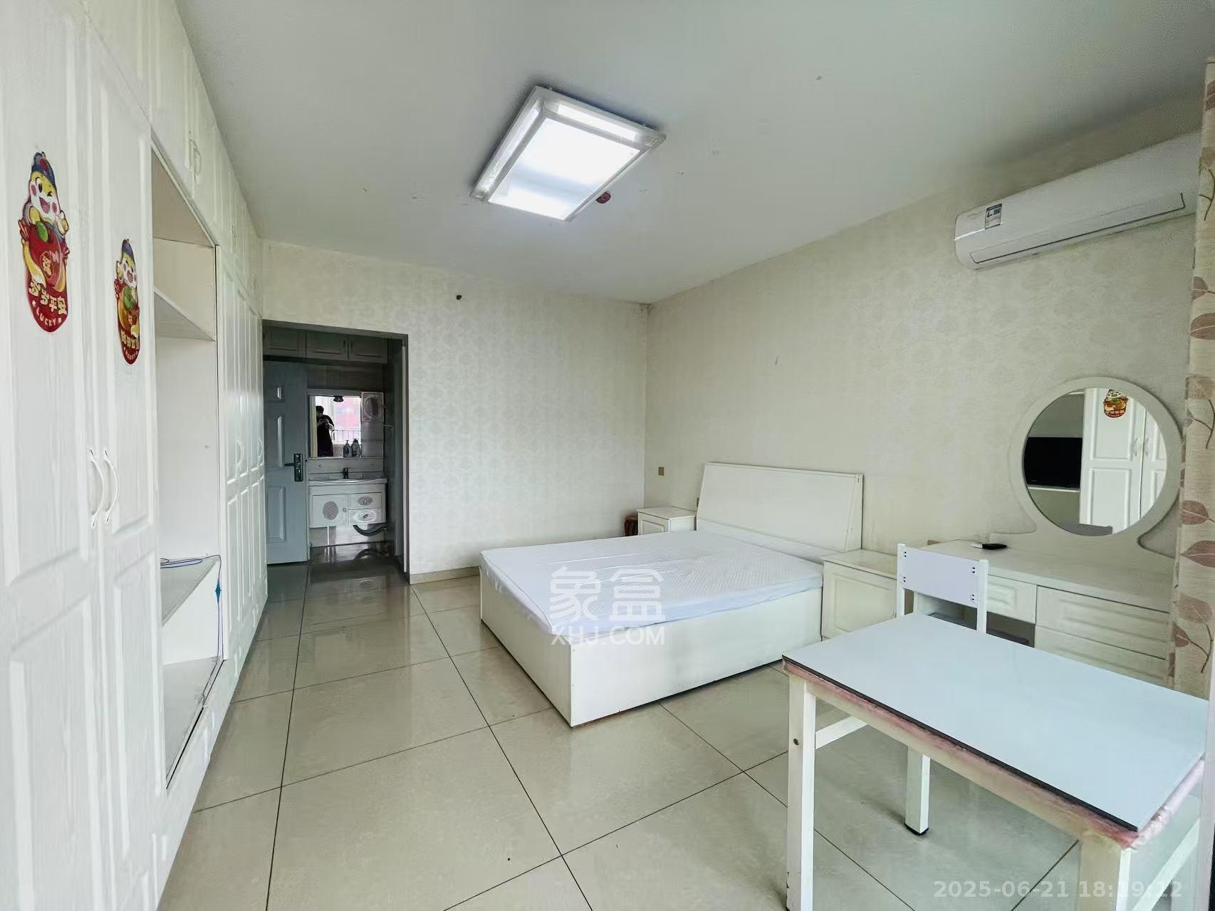 怡海星城  1室1厅1卫    1200.0元/月室内图