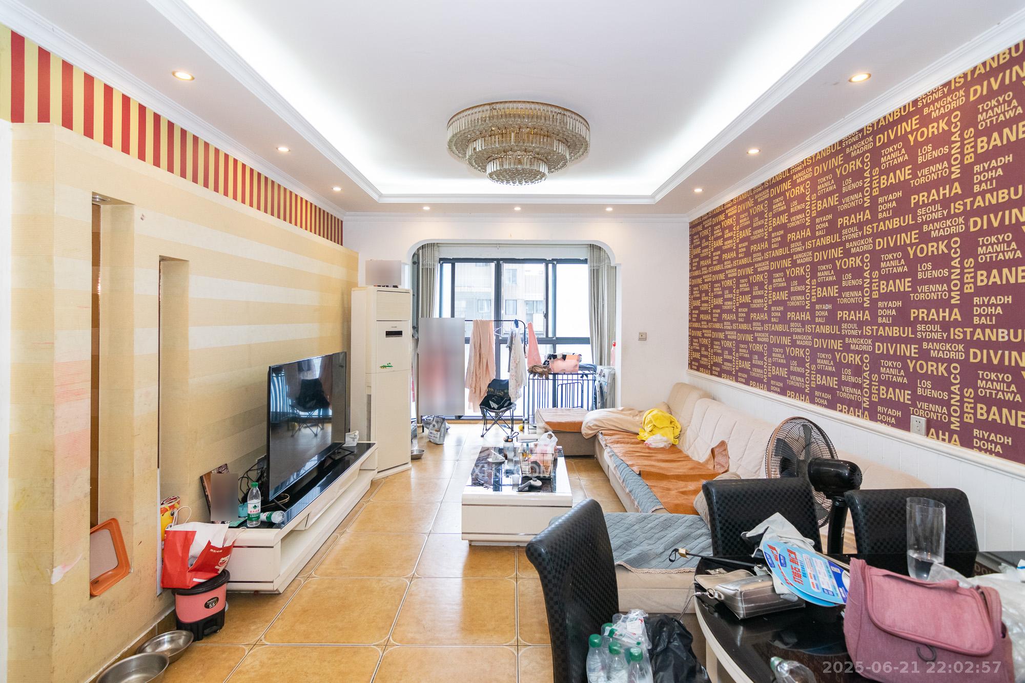 联诚国际城  2室2厅1卫    40.0万 联诚国际城  2室2厅1卫    40.0万客厅