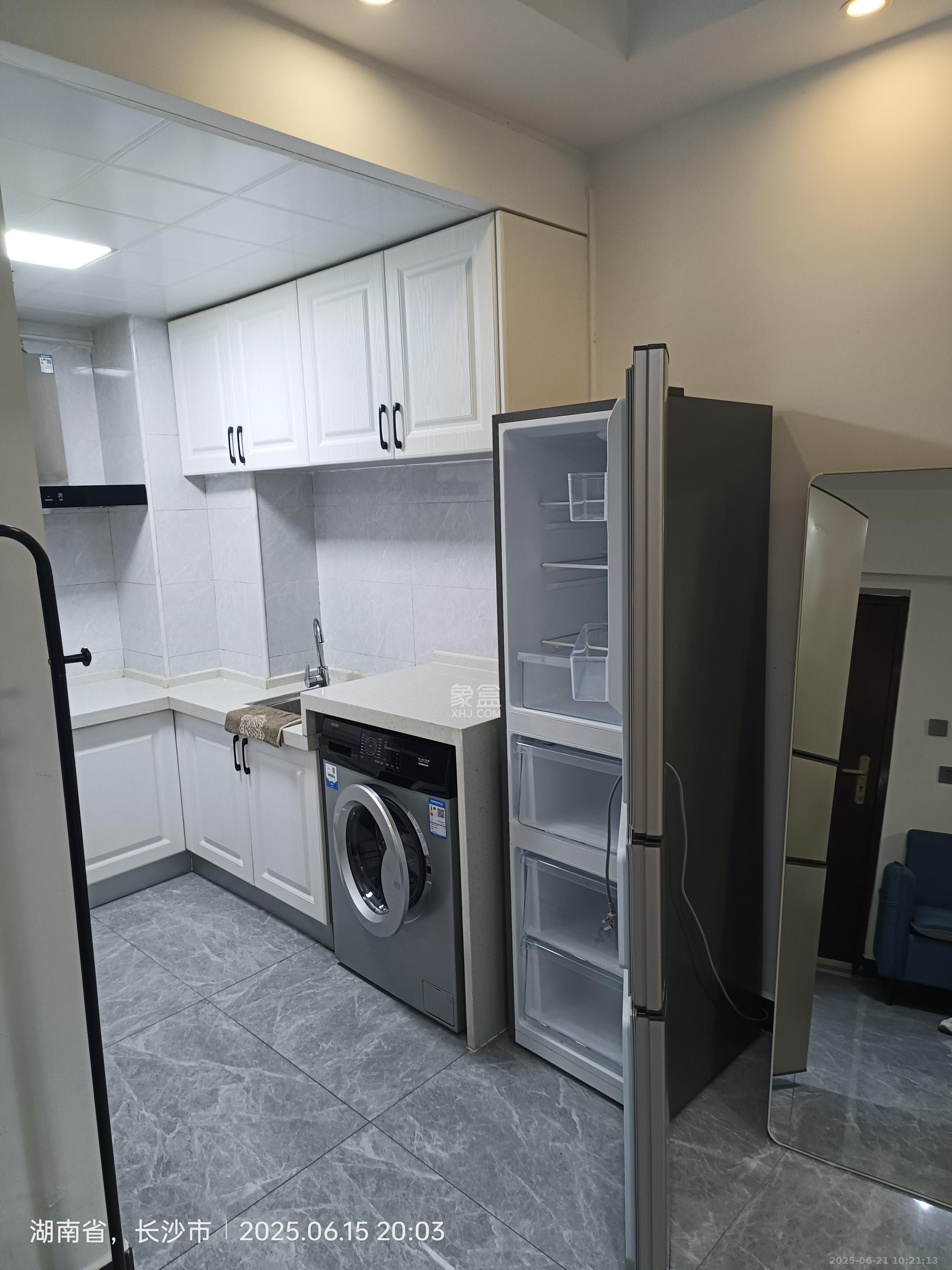 佳兆业云顶梅溪湖(佳兆业梅溪荟)  1室1厅1卫    1700.0元/月 佳兆业云顶梅溪湖(佳兆业梅溪荟)  1室1厅1卫    1700.0元/月室内图