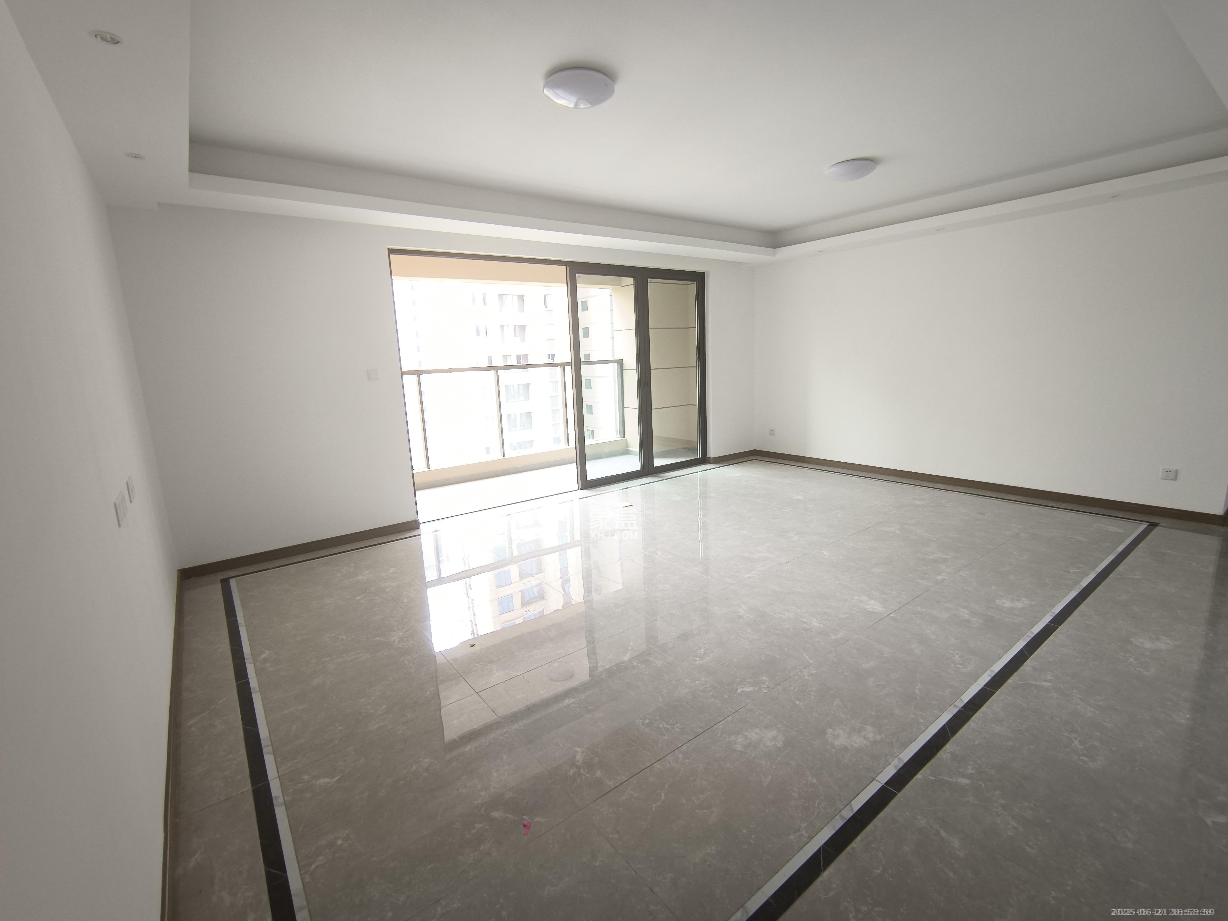 龙湖铂金中心(龙湖春江郦城) 3室2厅2卫 5000.0元/月 龙湖铂金中心(龙湖春江郦城) 3室2厅2卫 5000.0元/月室内图