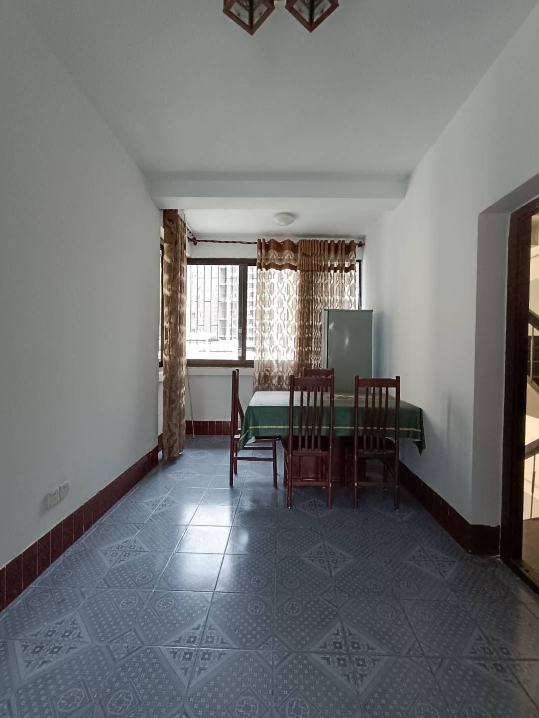 张家界公安局宿舍  3室2厅1卫    1000.0元/月 张家界公安局宿舍  3室2厅1卫    1000.0元/月