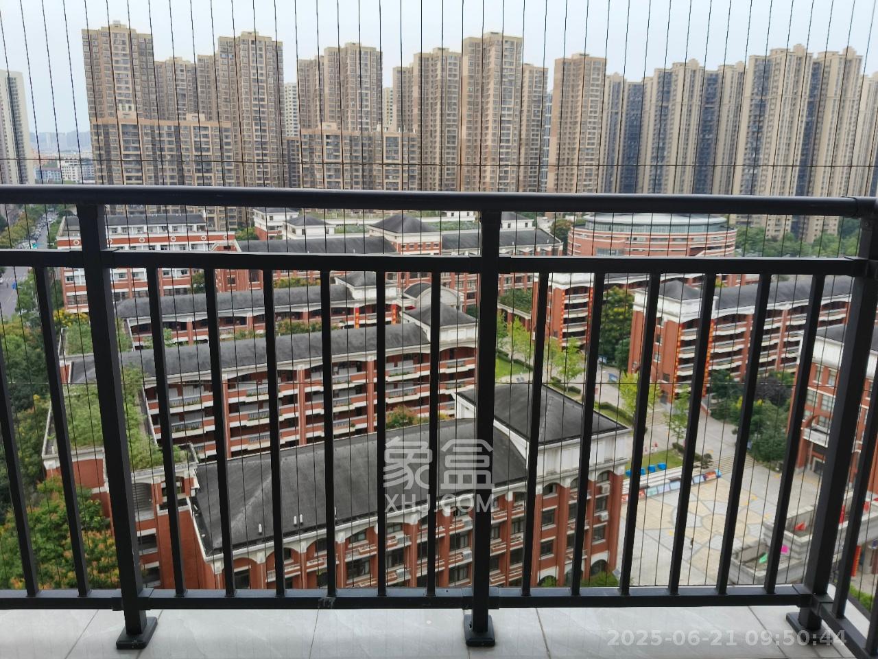 中国铁建梅溪青秀三期  4室2厅2卫   3500.00元/月室内图