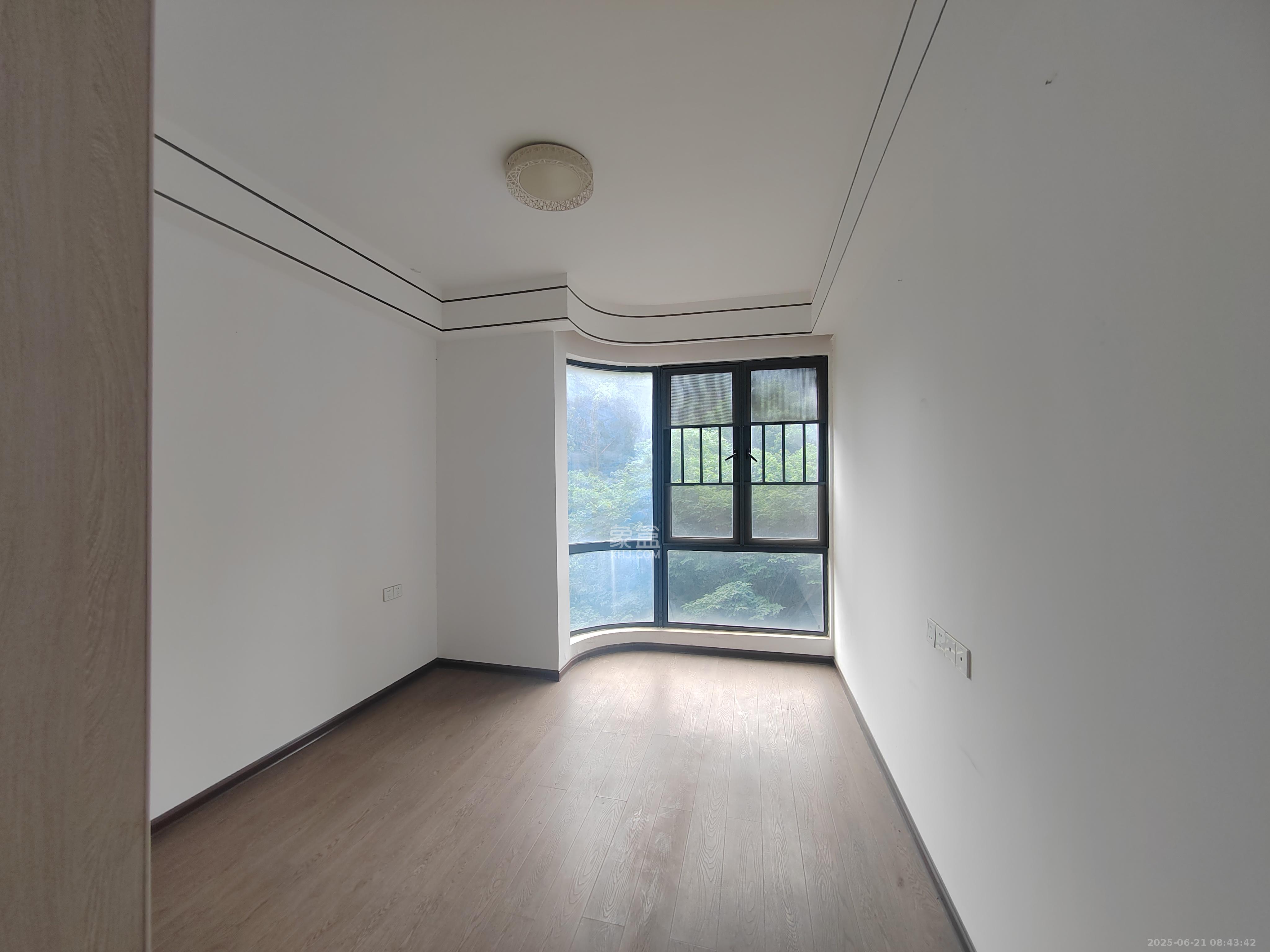 保利城(中航城国际社区、郡原美村) 4室2厅1卫 3800.0元/月 保利城(中航城国际社区、郡原美村) 4室2厅1卫 3800.0元/月室内图