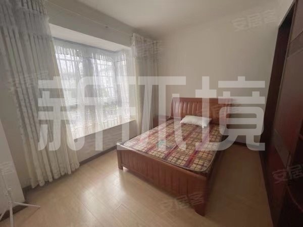 阳光水岸  3室2厅2卫   1300.00元/月室内图