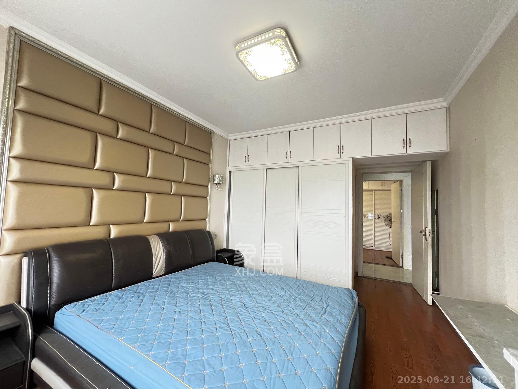 骏景豪庭  3室2厅2卫   1600.00元/月室内图