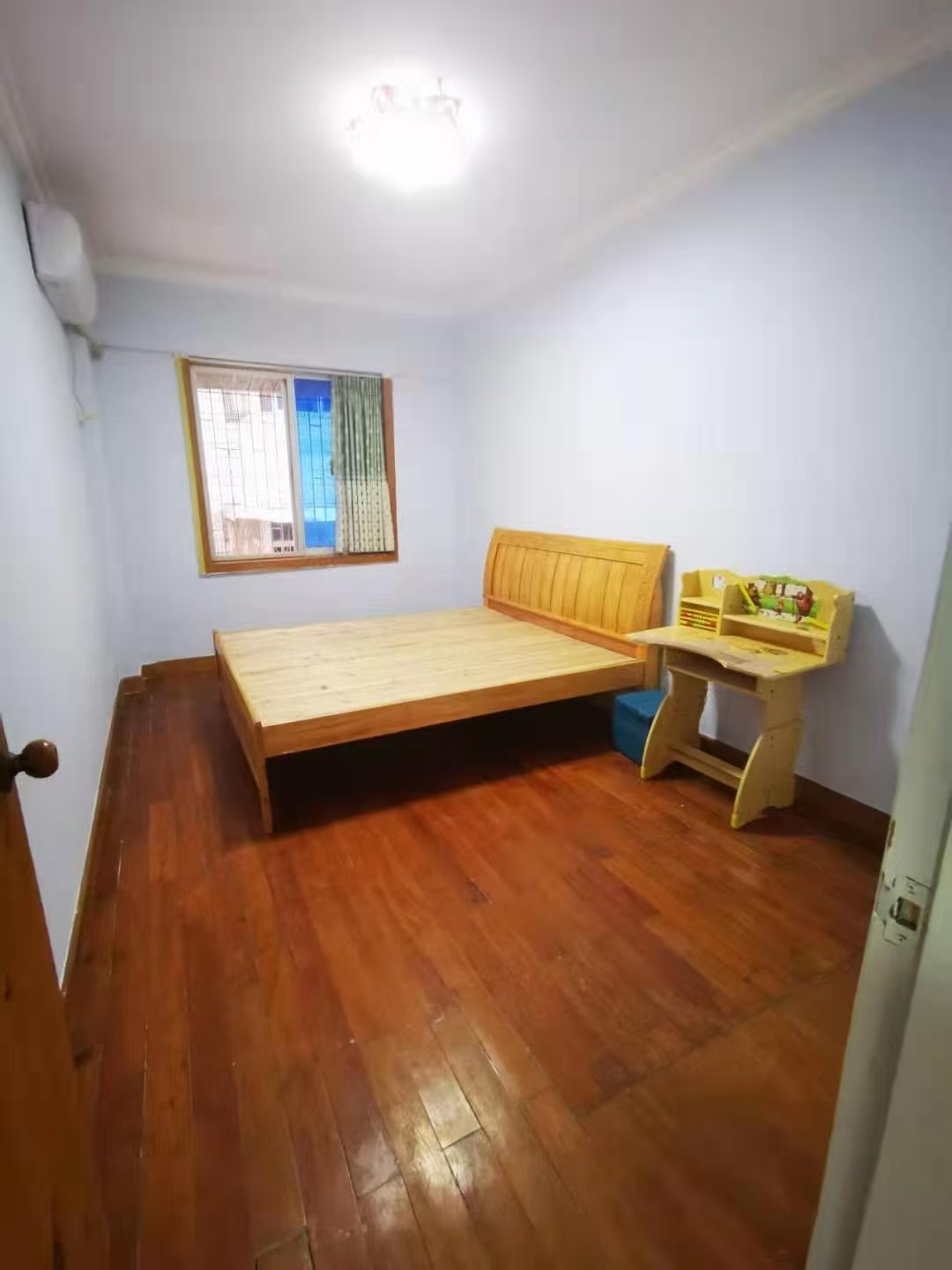 群芳花园 3室2厅2卫 2600.0元/月 群芳花园 3室2厅2卫 2600.0元/月室内图