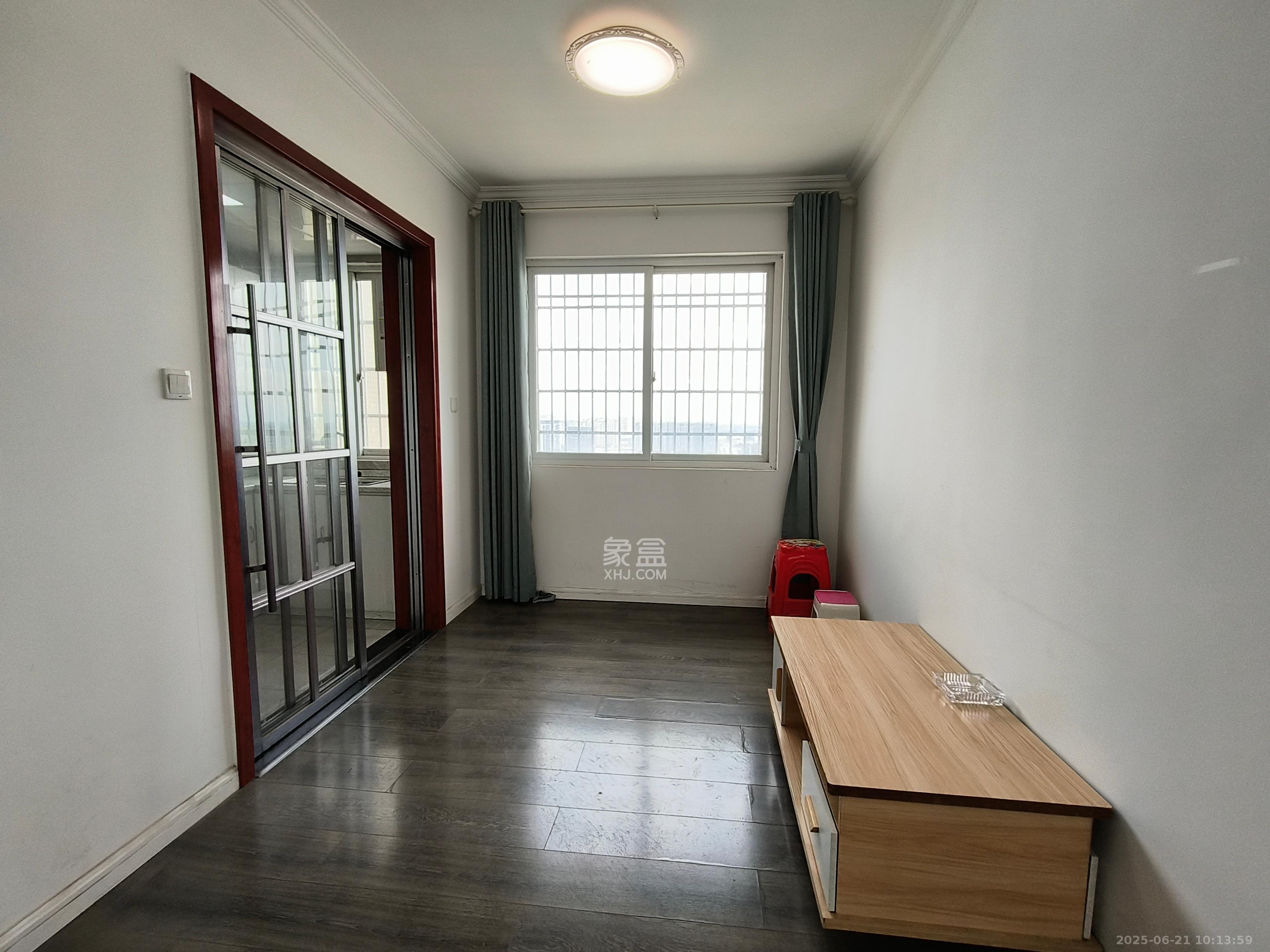 光明城市(星辰青年城) 5室2厅2卫 2200.0元/月 光明城市(星辰青年城) 5室2厅2卫 2200.0元/月室内图