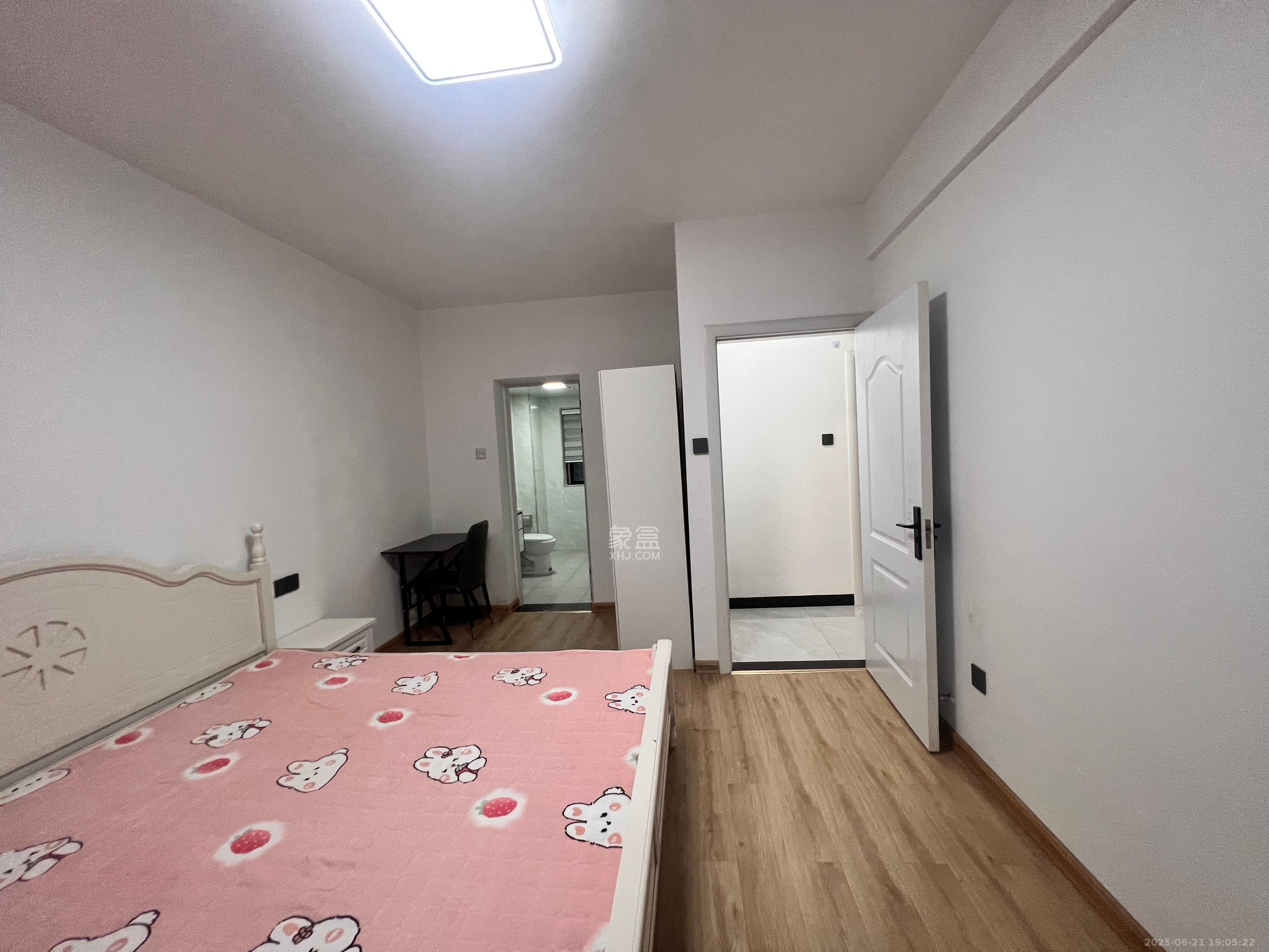 中建嘉和城  4室2厅2卫   3000.00元/月室内图