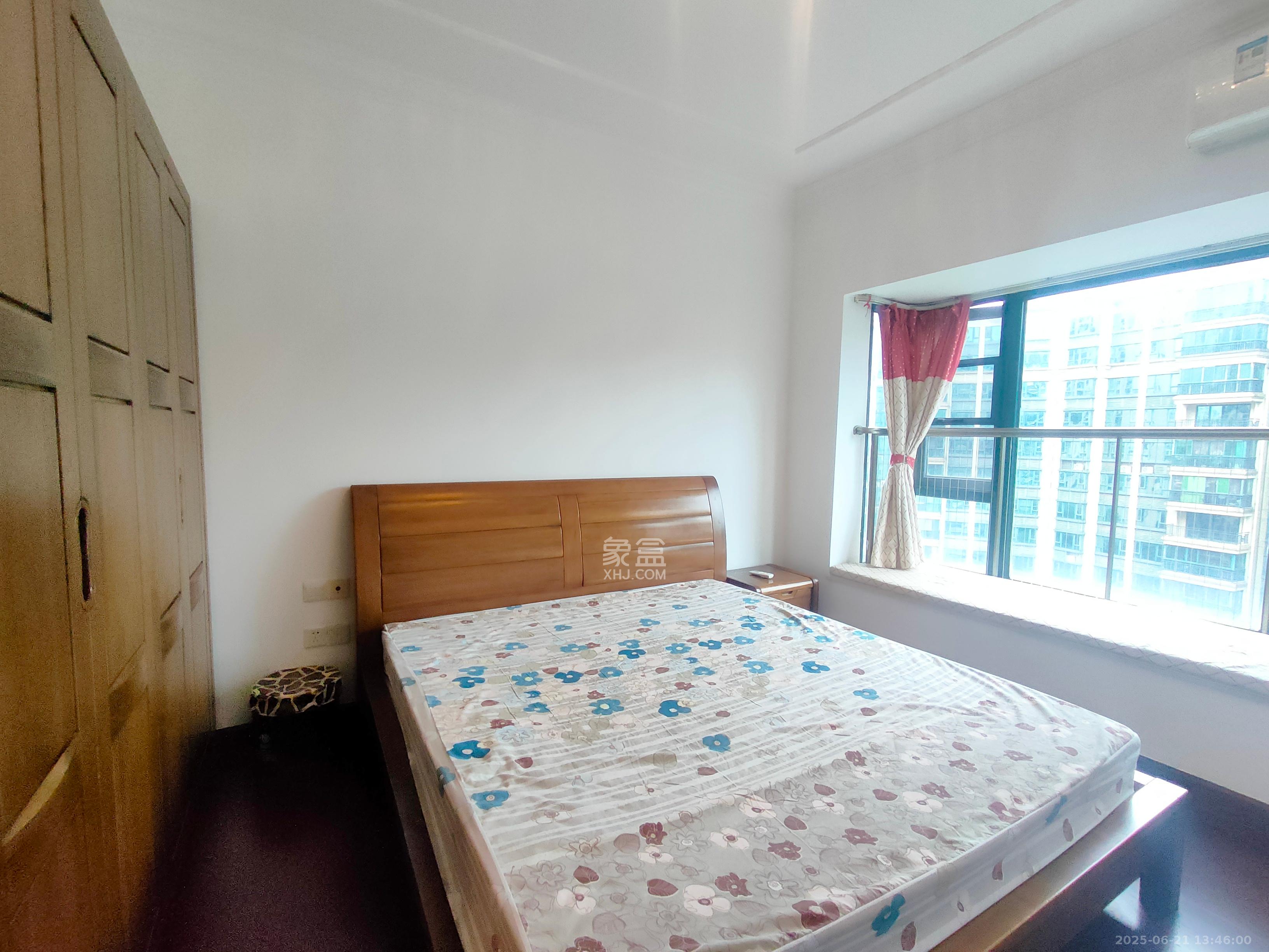 恒大城  3室2厅2卫    2400.0元/月 恒大城  3室2厅2卫    2400.0元/月室内图