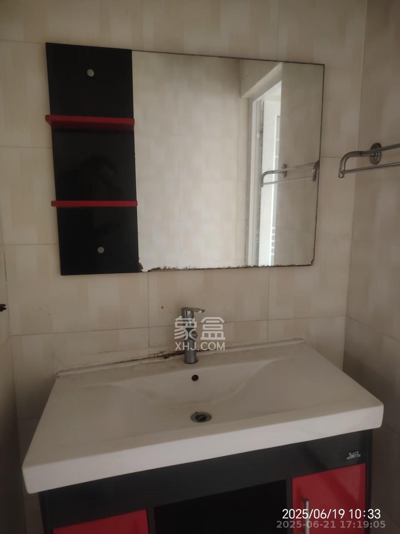 鼓风机械厂宿舍 3室2厅1卫 1500.0元/月 鼓风机械厂宿舍 3室2厅1卫 1500.0元/月室内图