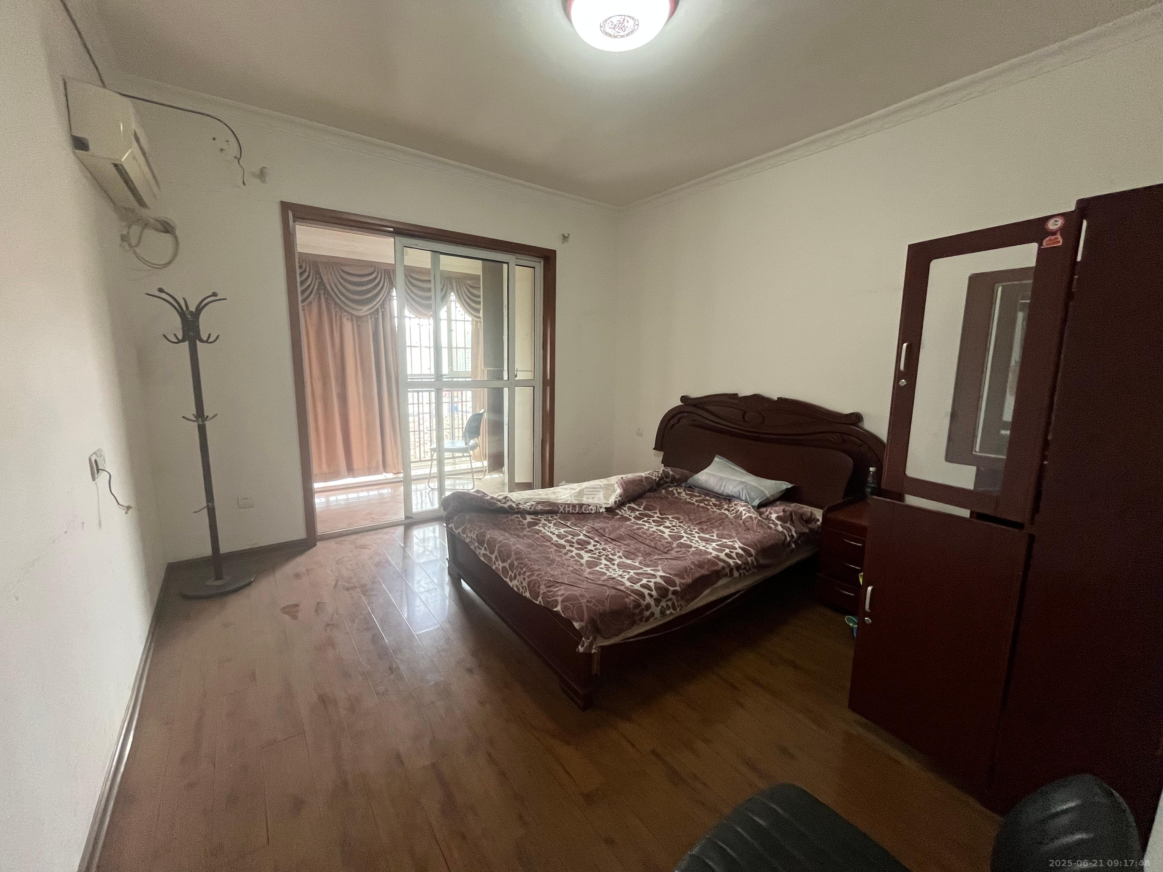 上河国际C区  4室2厅2卫    3500.0元/月室内图