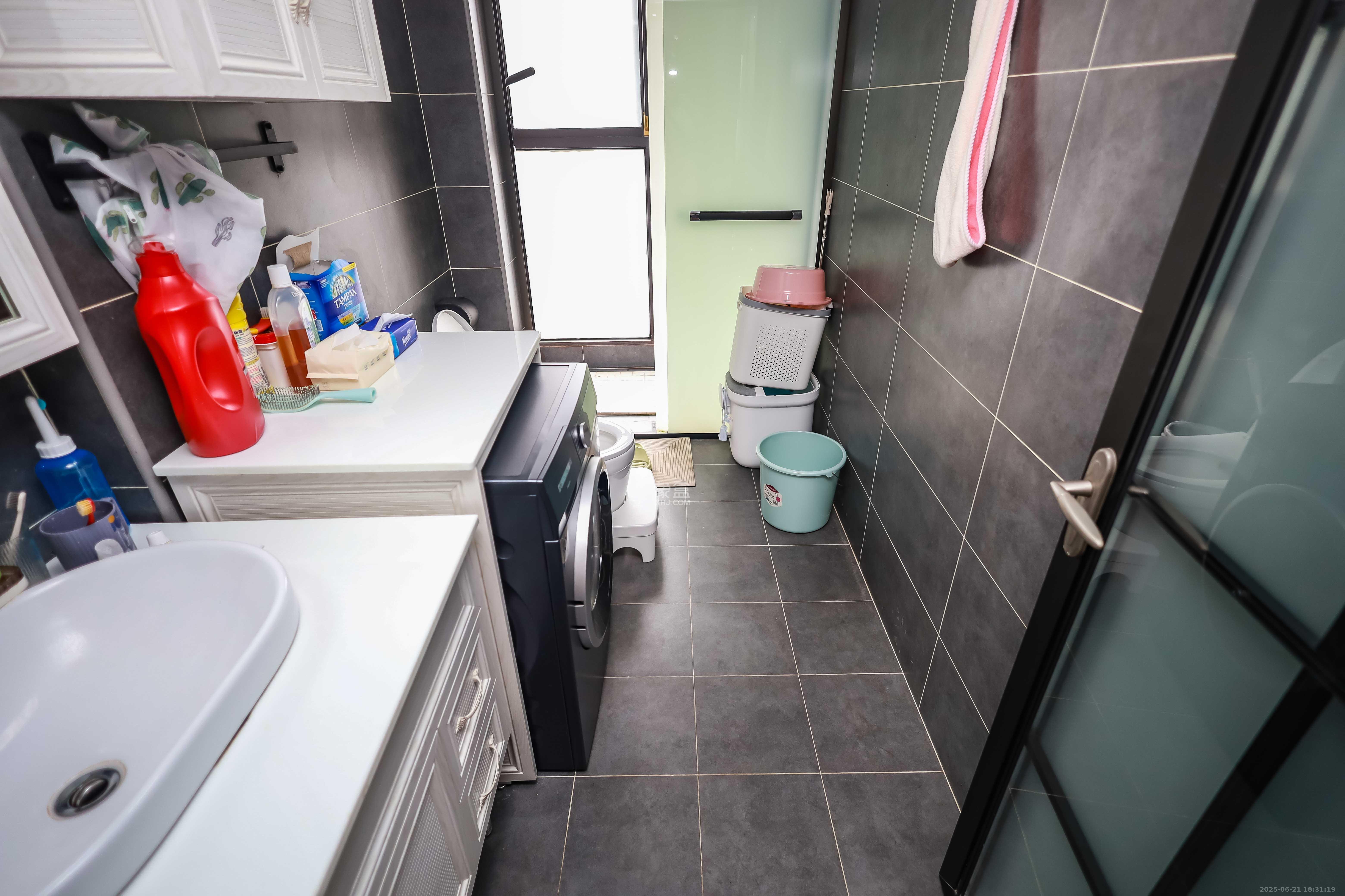 奥克斯缔壹城  3室2厅2卫    121.8万 奥克斯缔壹城  3室2厅2卫    121.8万卫生间