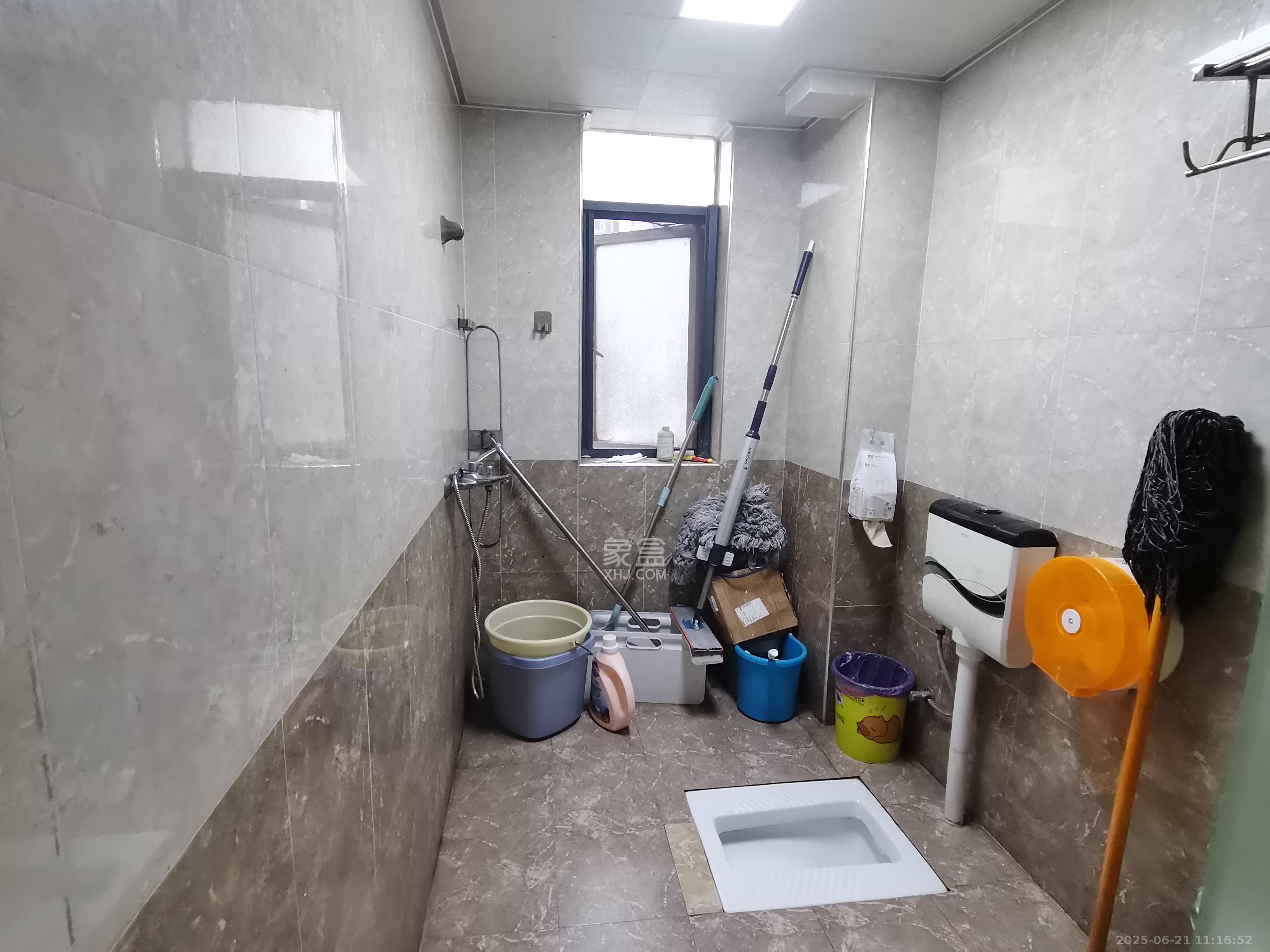 滨江君悦香邸 4室2厅2卫 5200.0元/月 滨江君悦香邸 4室2厅2卫 5200.0元/月室内图