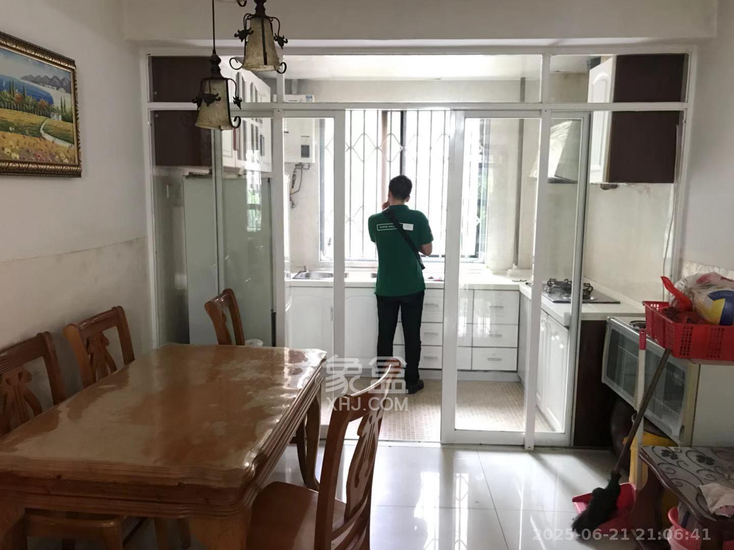 三江花中城 2室2厅1卫 2300.0元/月 三江花中城 2室2厅1卫 2300.0元/月室内图