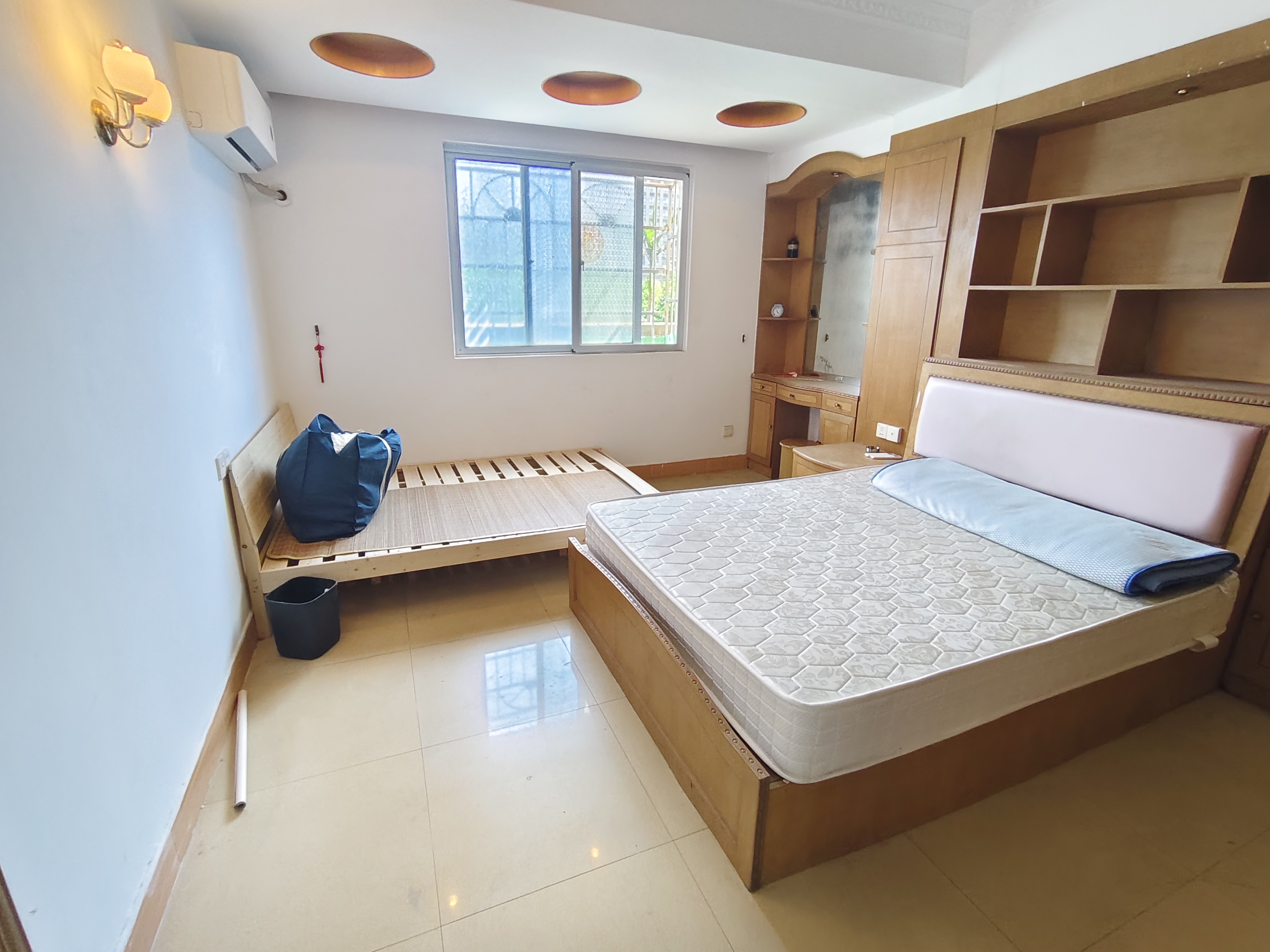 京江花园  3室2厅2卫   2000.00元/月室内图