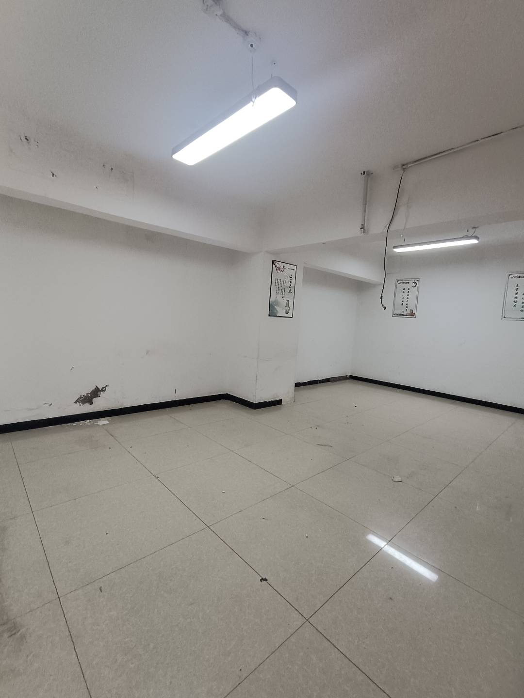 黄金大厦 3室2厅1卫 4200.0元/月 黄金大厦 3室2厅1卫 4200.0元/月室内图