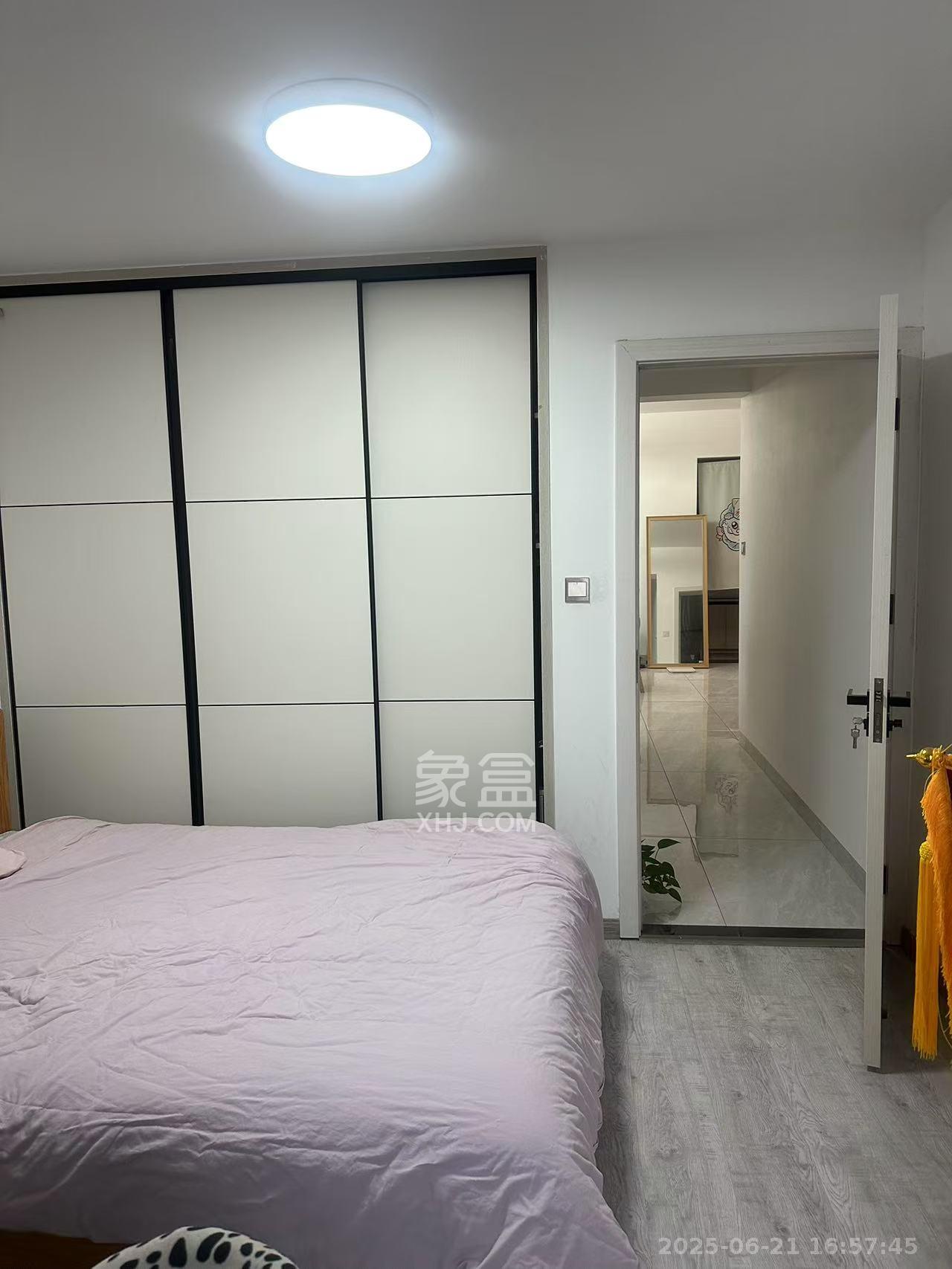上河国际B座  3室2厅1卫   2600.00元/月室内图