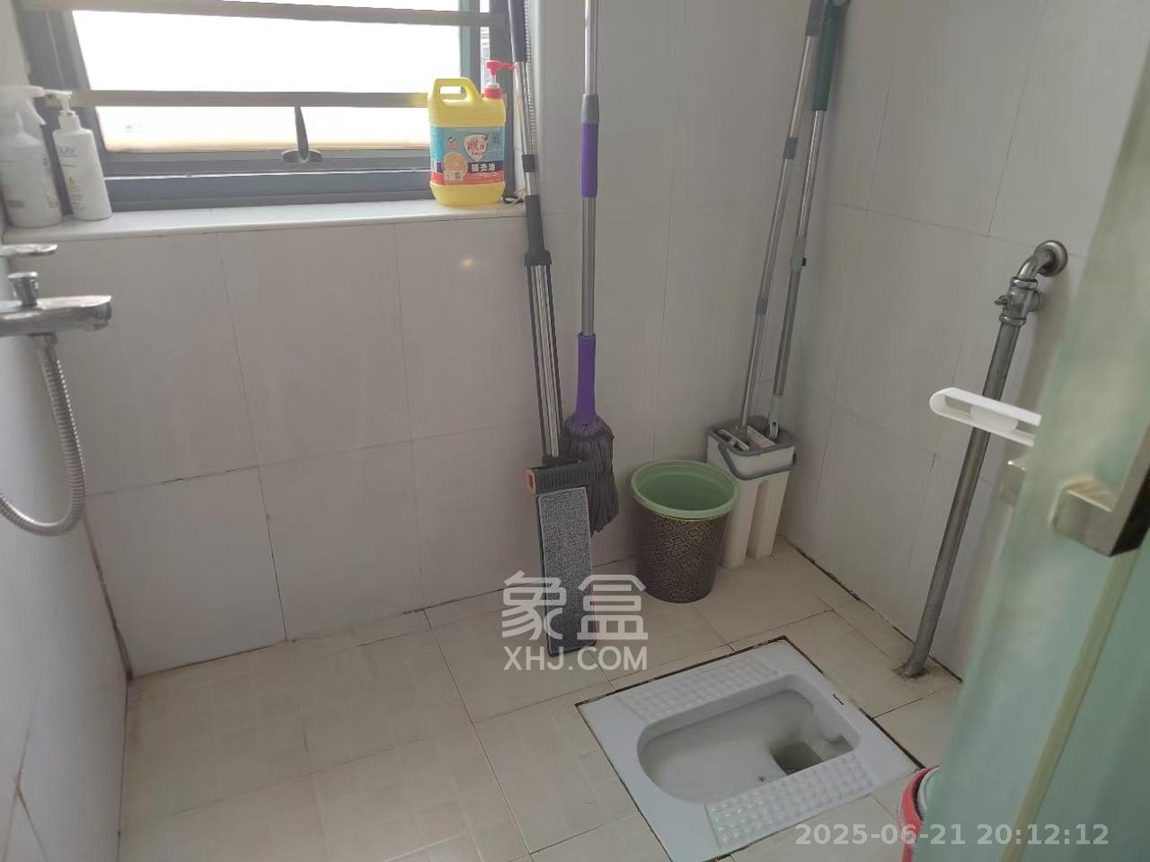 标志浪漫满屋(枫景公寓) 2室2厅1卫 1900.0元/月 标志浪漫满屋(枫景公寓) 2室2厅1卫 1900.0元/月室内图