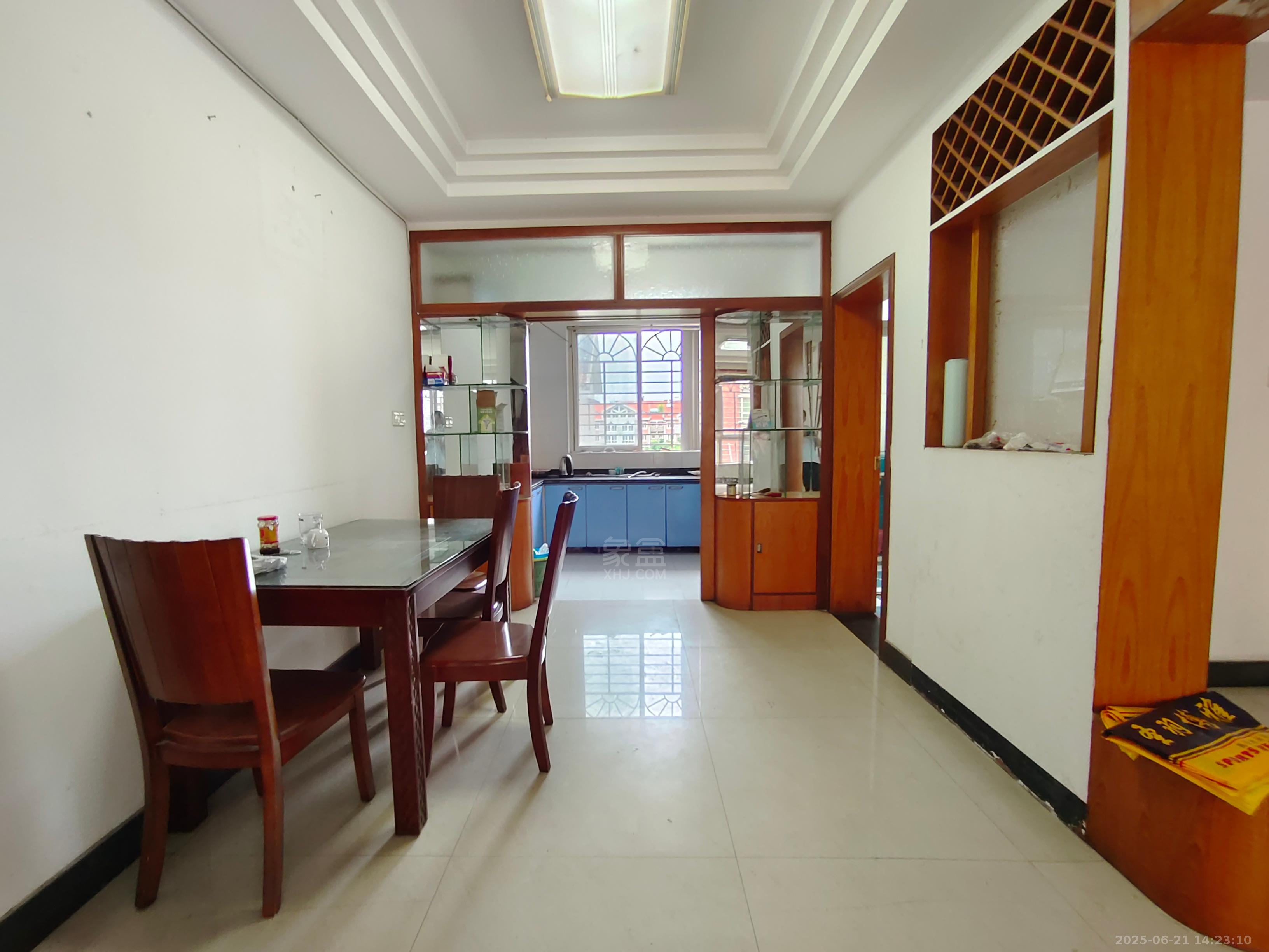 长城小区 4室2厅2卫 1350.0元/月 长城小区 4室2厅2卫 1350.0元/月室内图