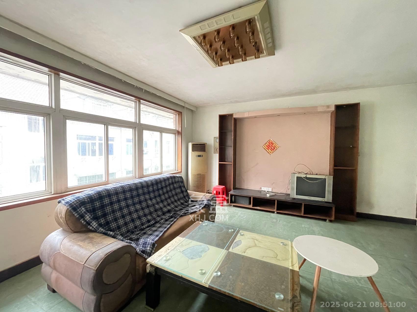 火炬村 3室1厅1卫 1500.0元/月 火炬村 3室1厅1卫 1500.0元/月室内图