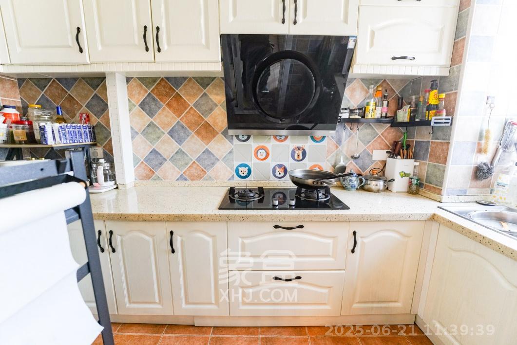 富兴嘉城(富兴汇中央) 3室2厅2卫 128.0万 富兴嘉城(富兴汇中央) 3室2厅2卫 128.0万厨房