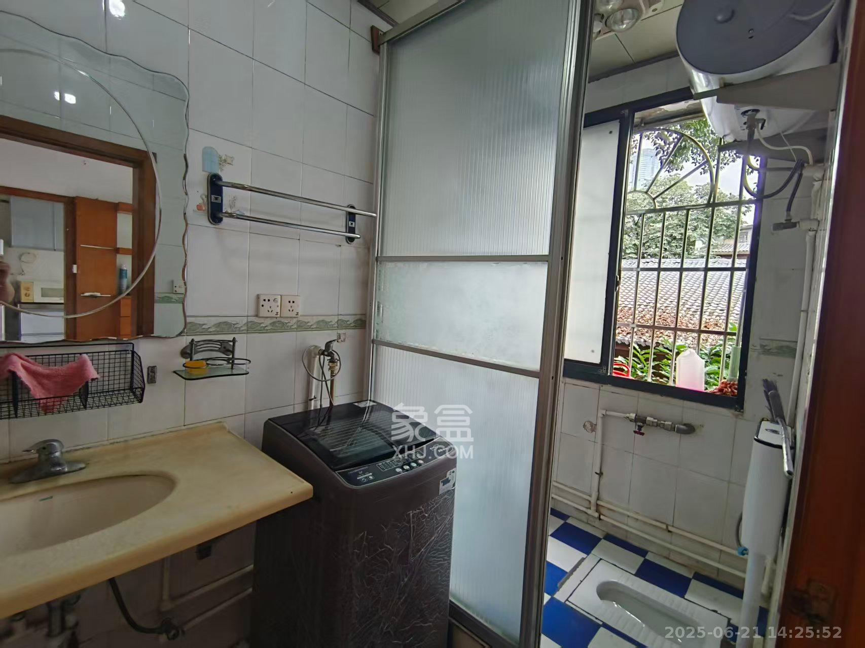 高正街散盘  2室2厅1卫    2100.0元/月 高正街散盘  2室2厅1卫    2100.0元/月室内图