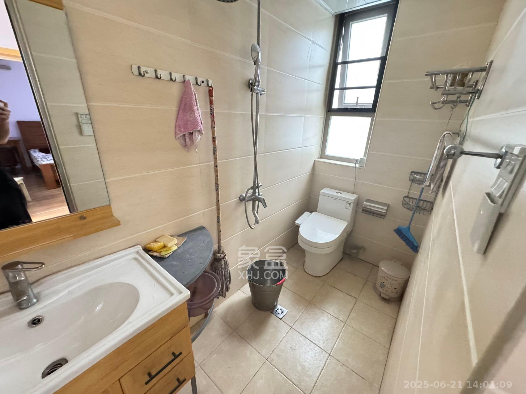 怡海星城 3室1厅2卫 1900.0元/月 怡海星城 3室1厅2卫 1900.0元/月室内图